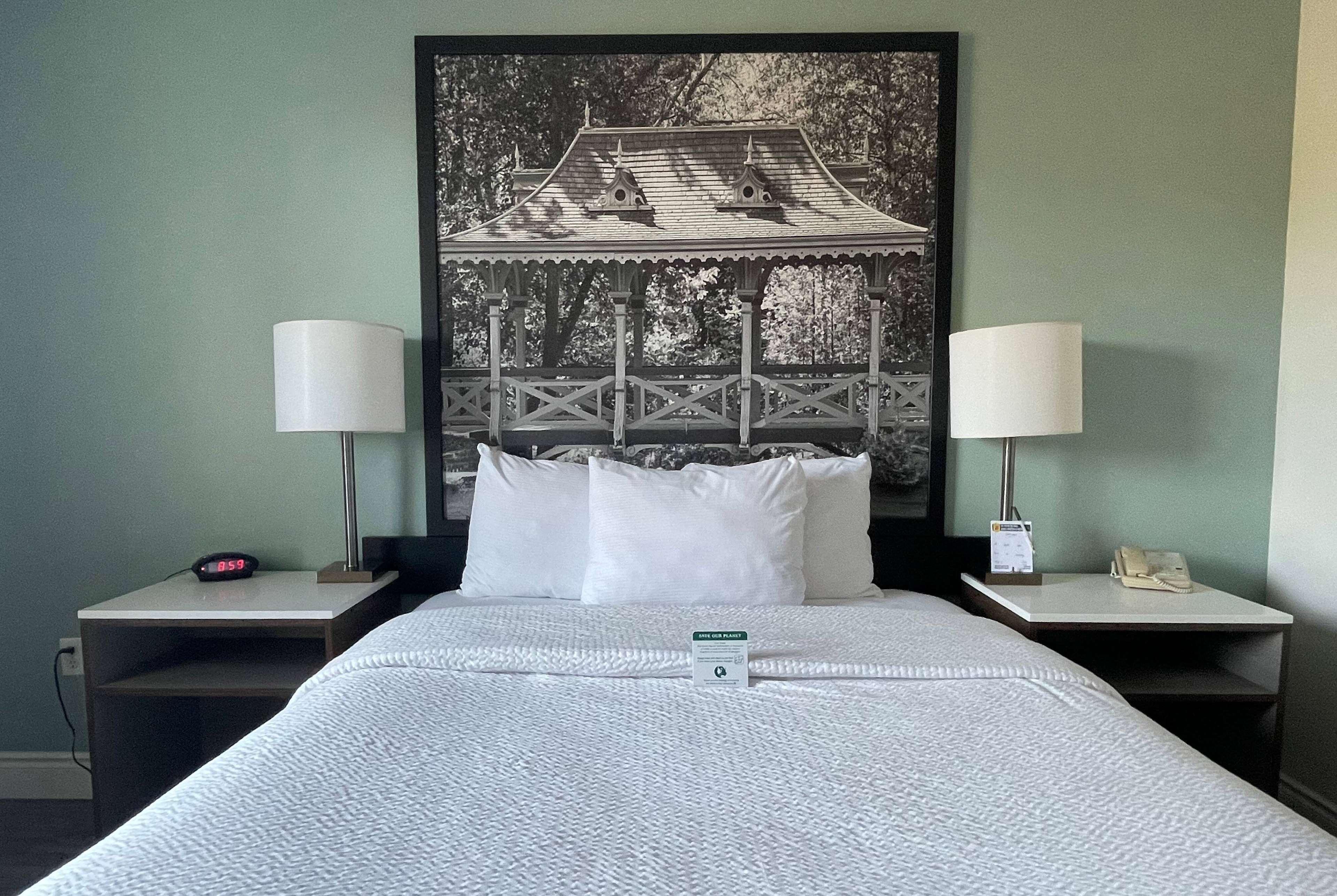 Suite Queen Size Bed