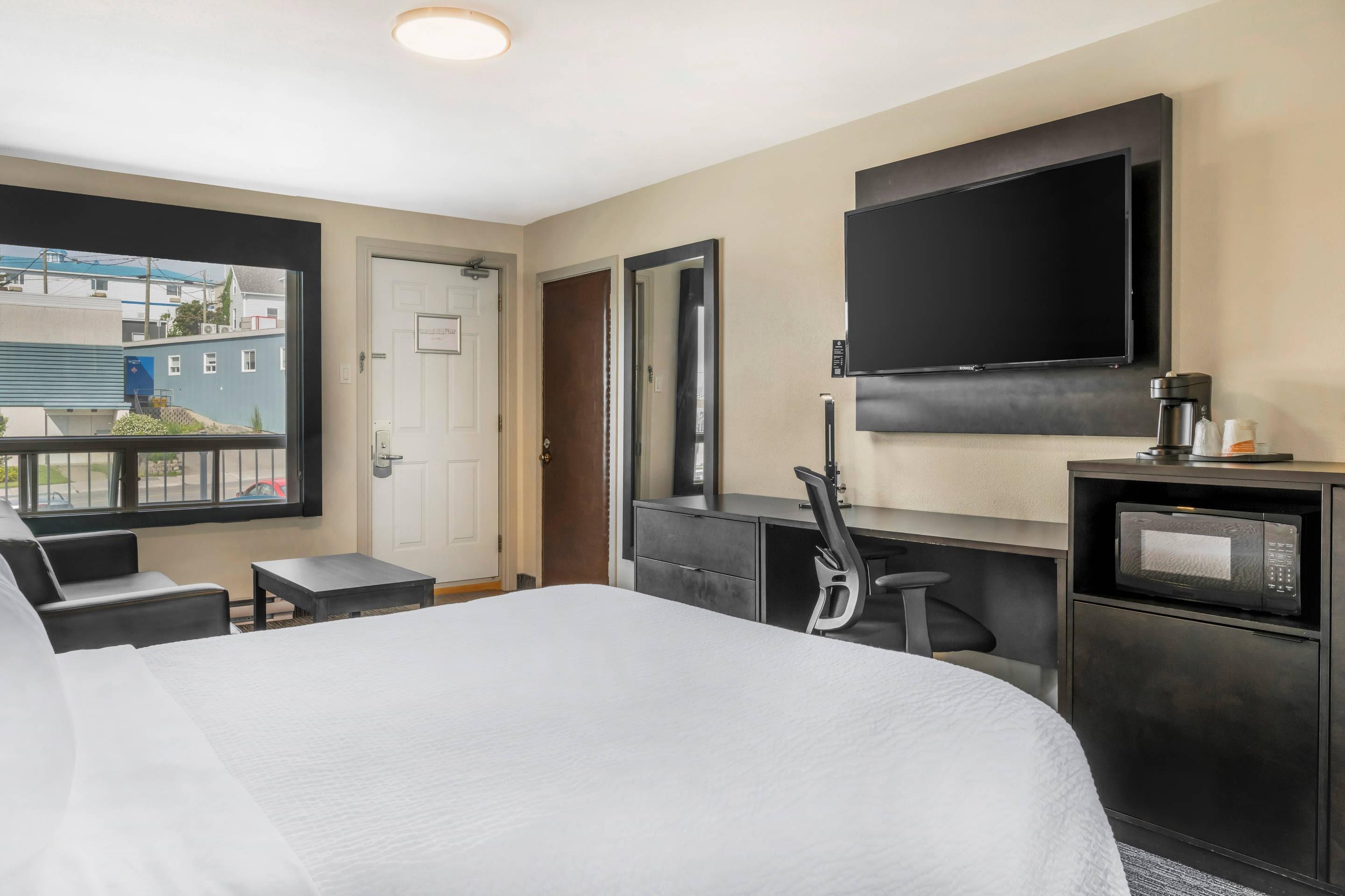 Double Queen Size Bed