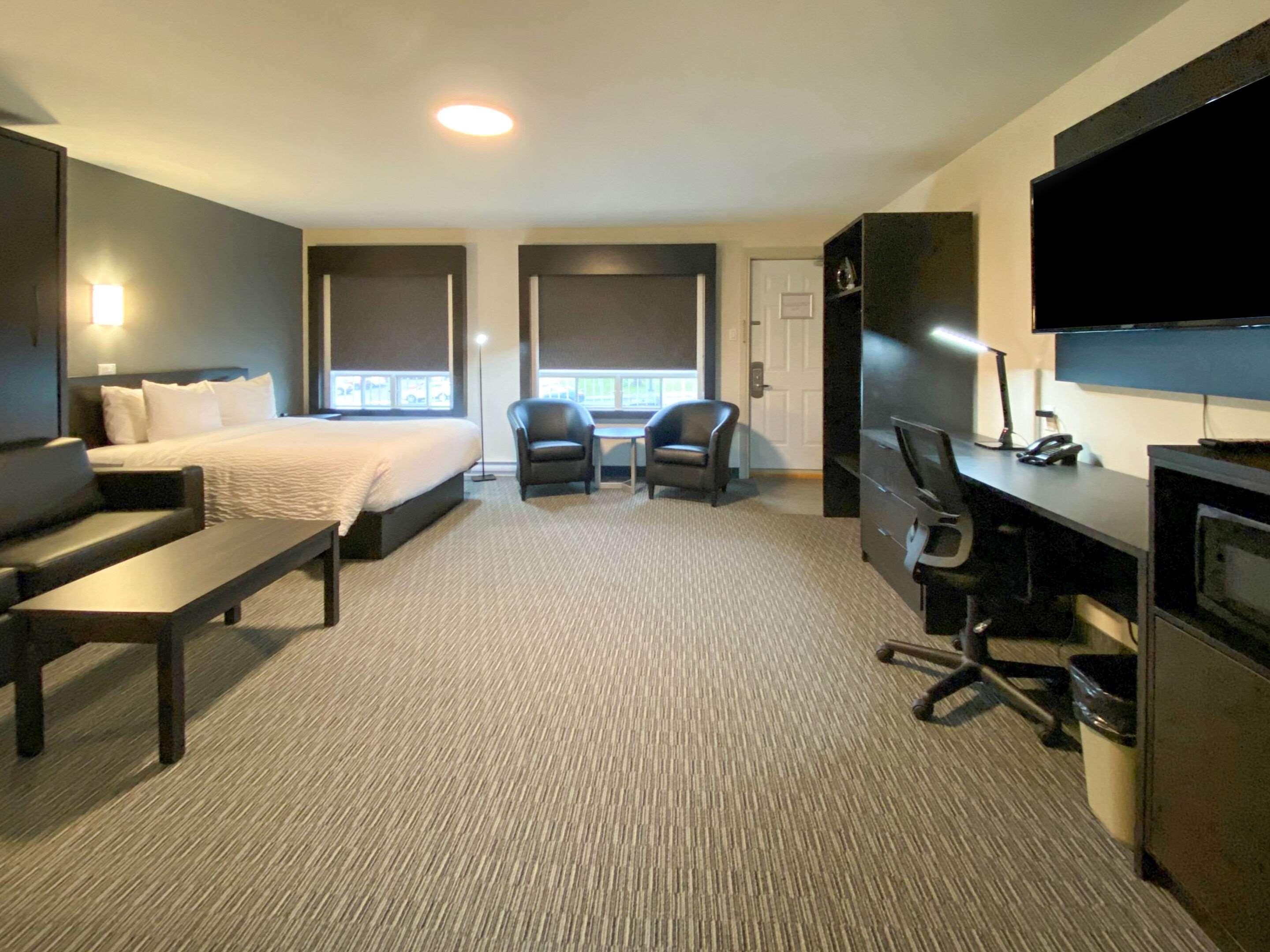 Quadruple Two Queen Beds