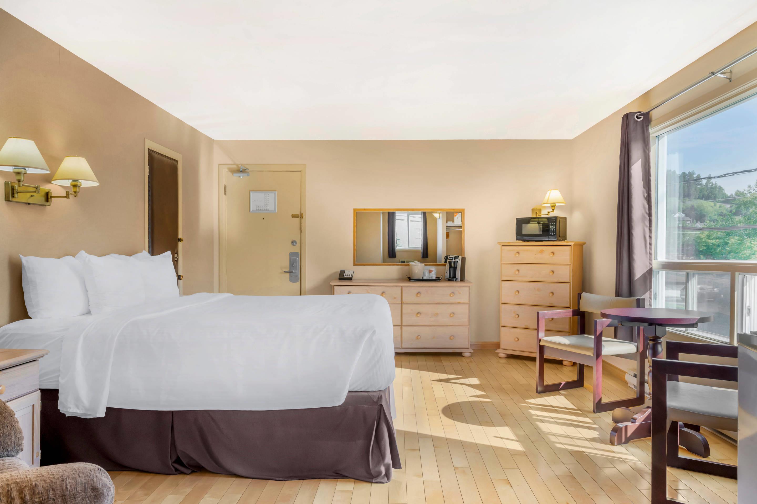 Double King Bed Non Smoking