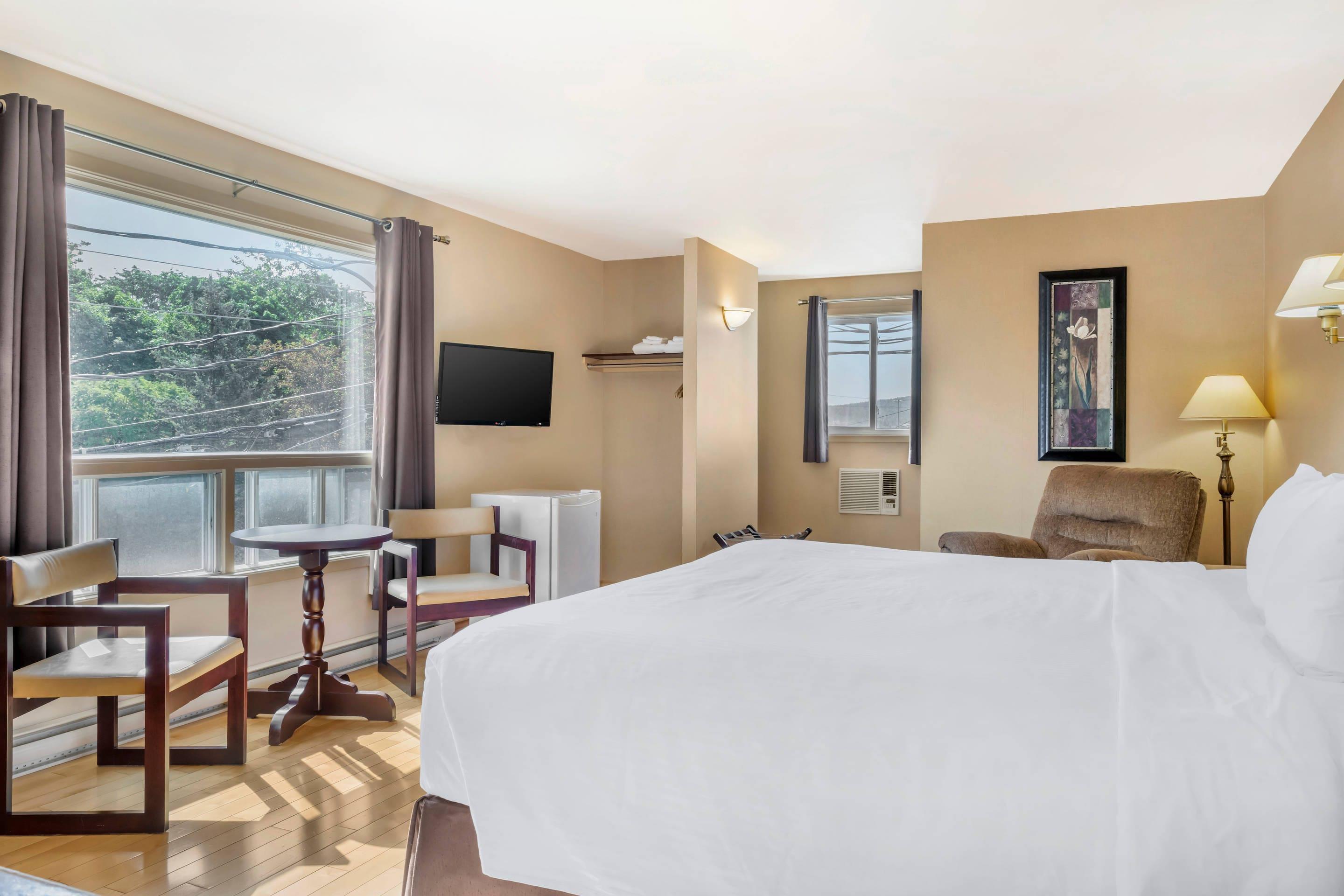 Double King Bed Non Smoking