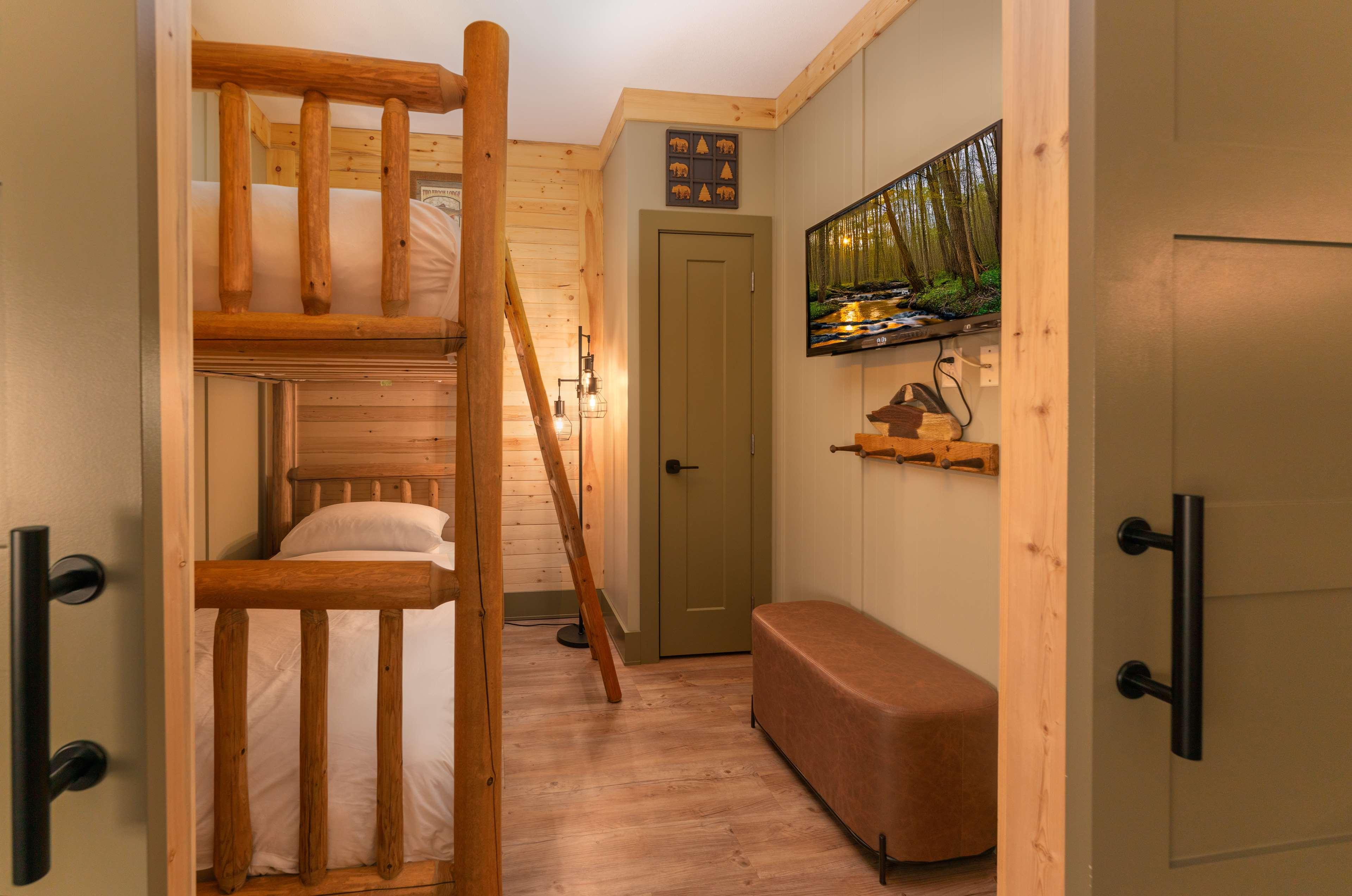 Double Queen Bed Non Smoking