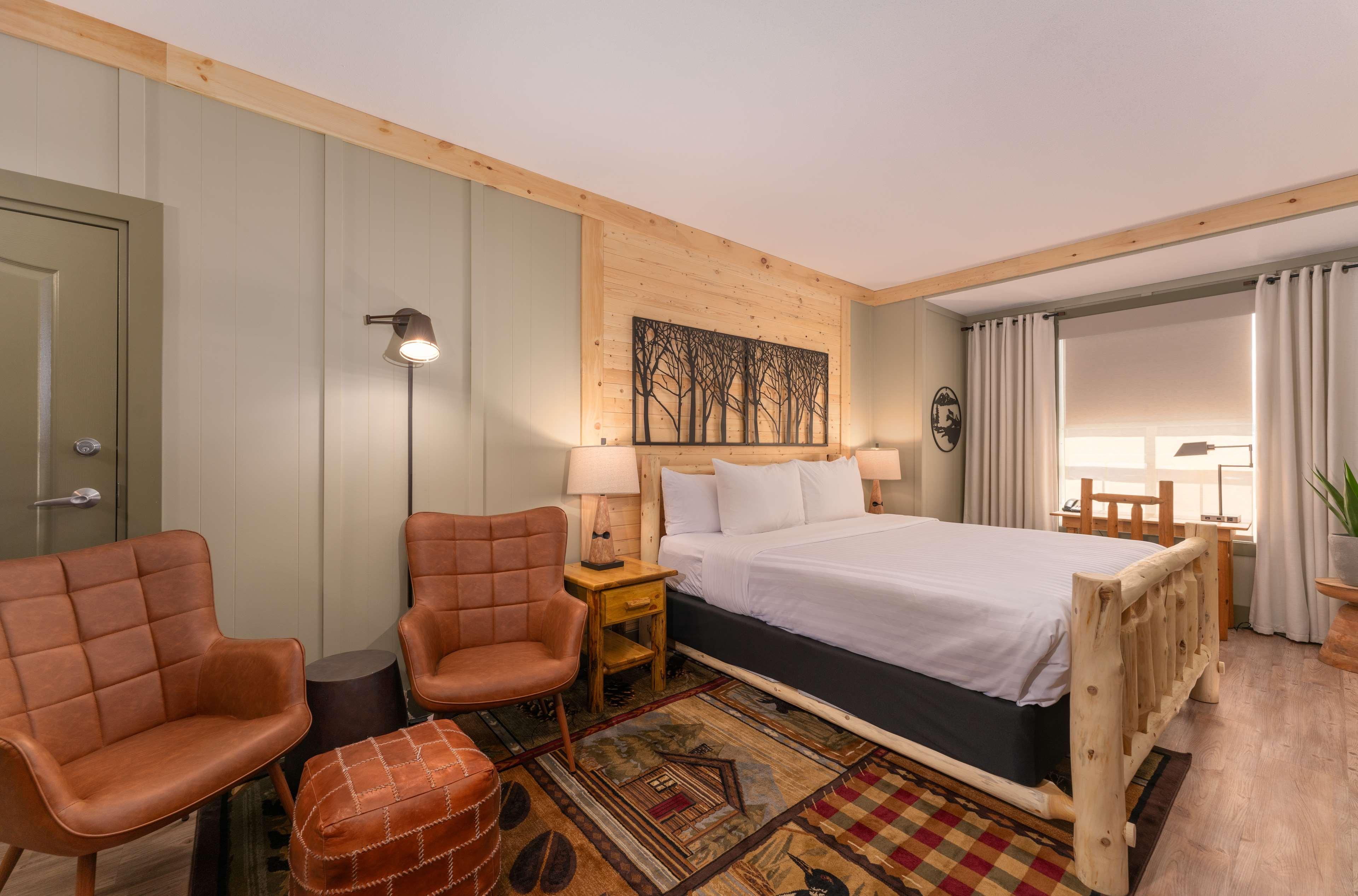 Double Queen Bed Non Smoking