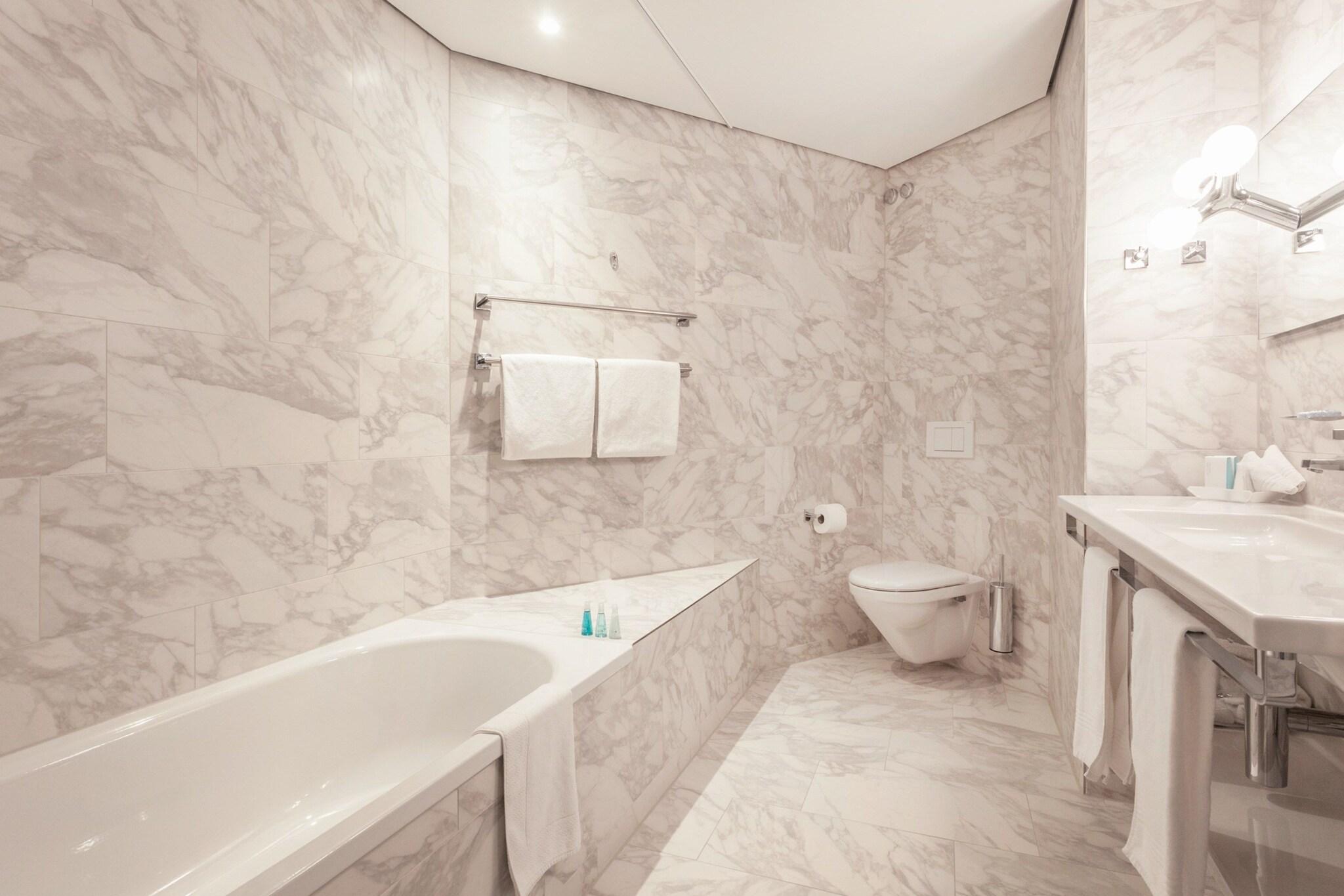 Suite with Kitchenette