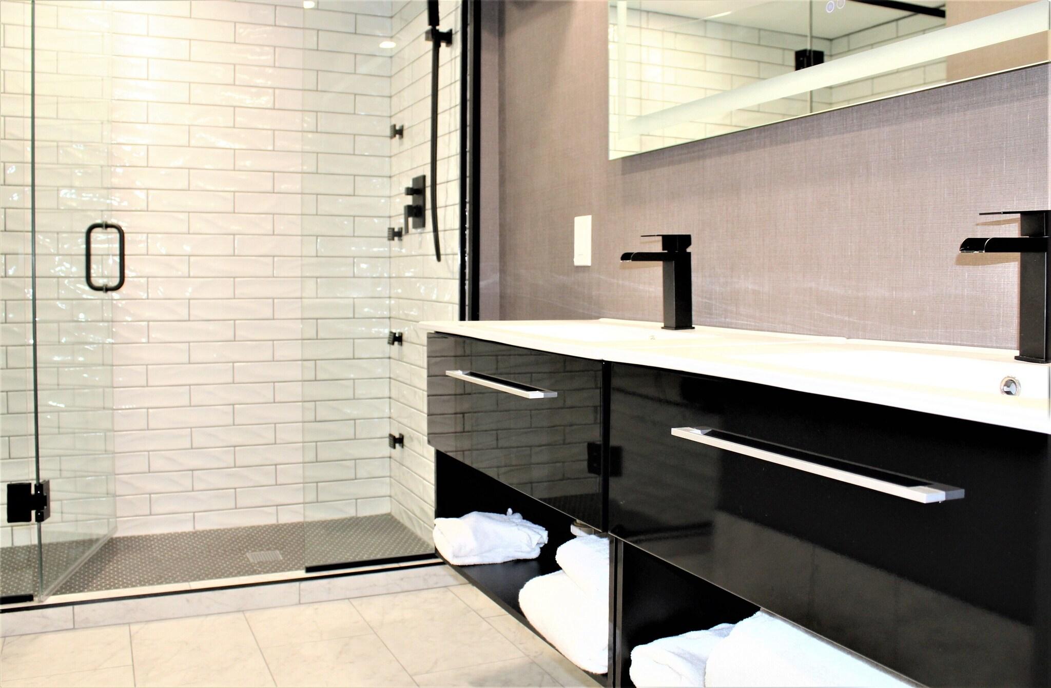 Suite Deluxe King Bed