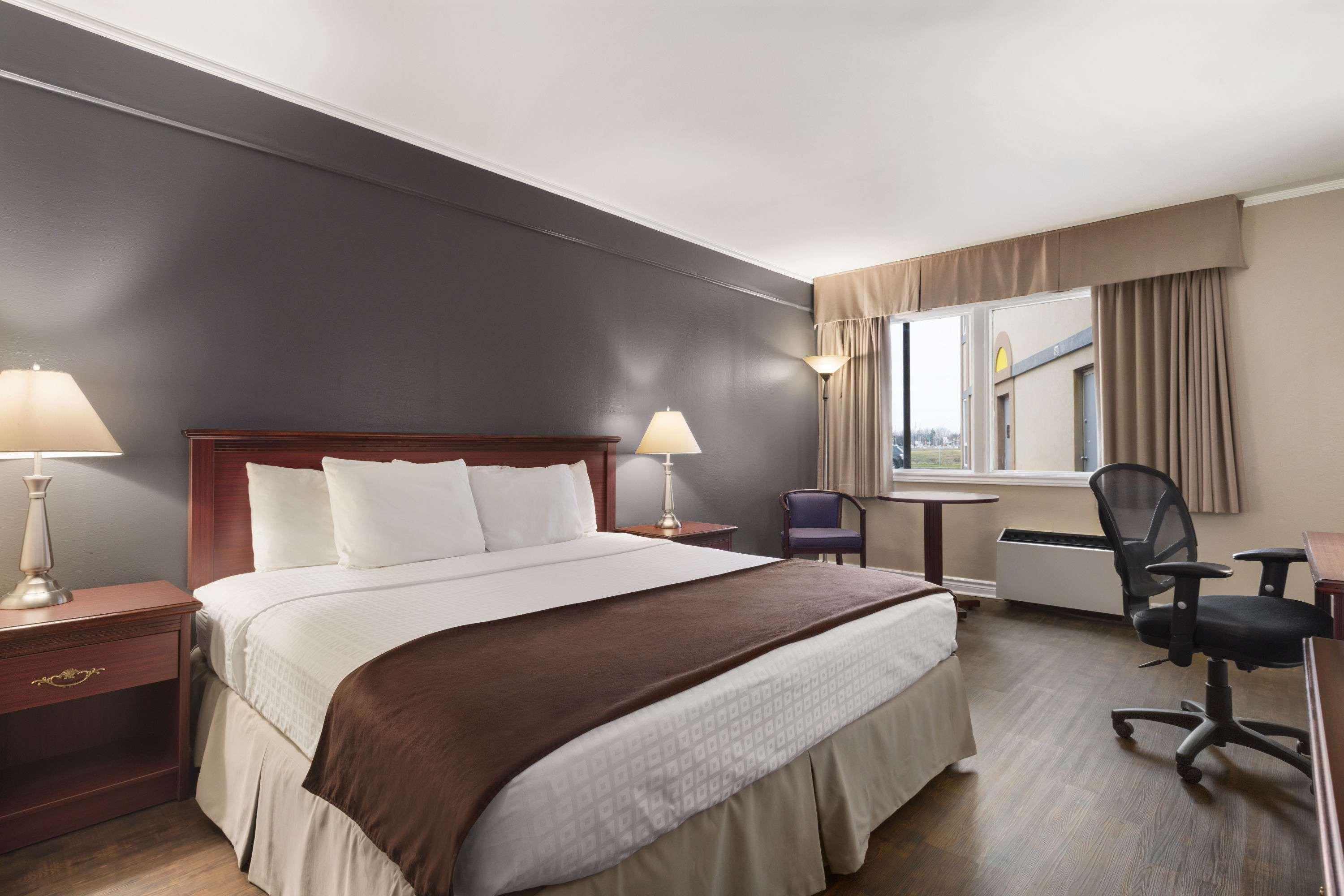 Double King Bed Non Smoking