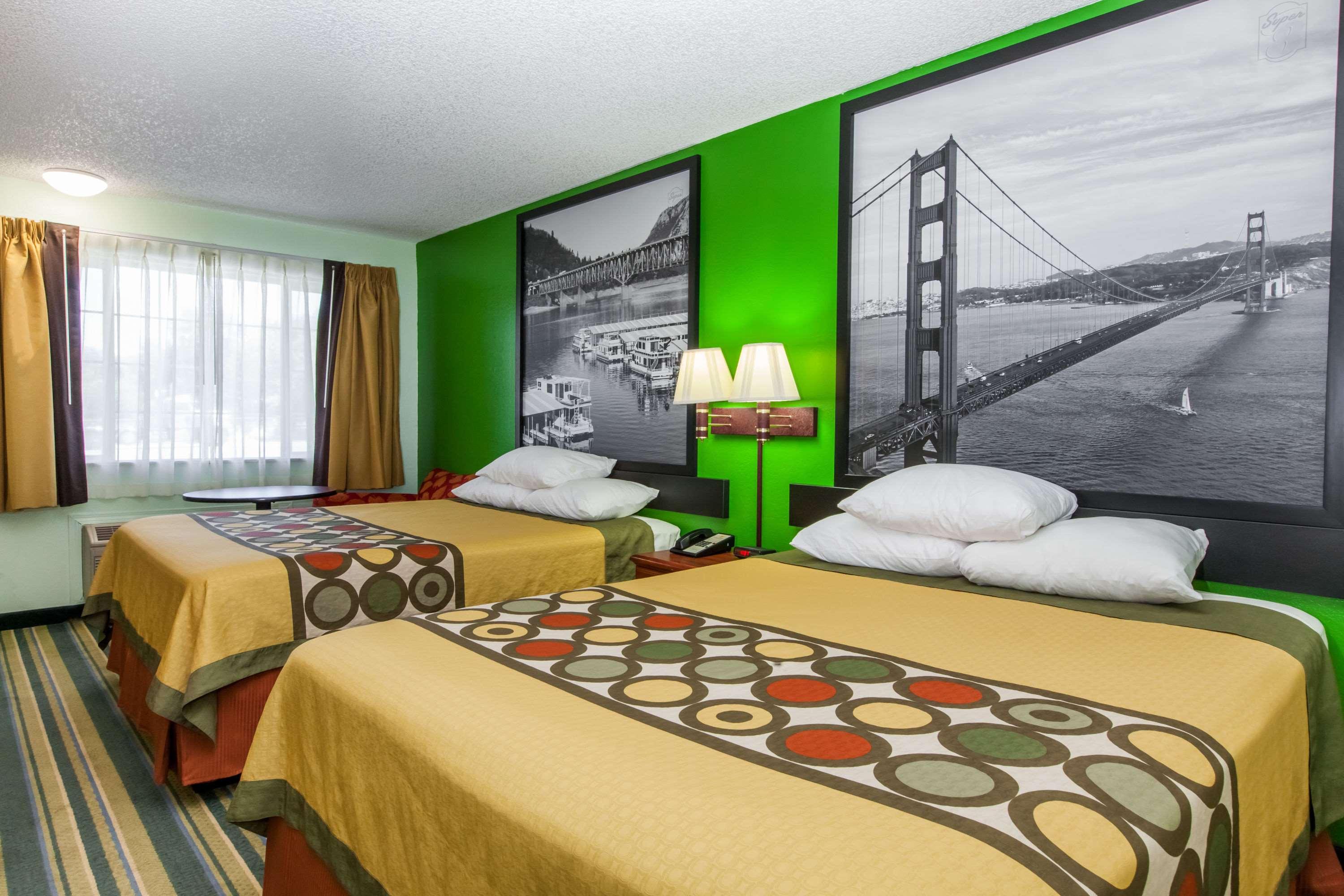 Quadruple Two Queen Beds