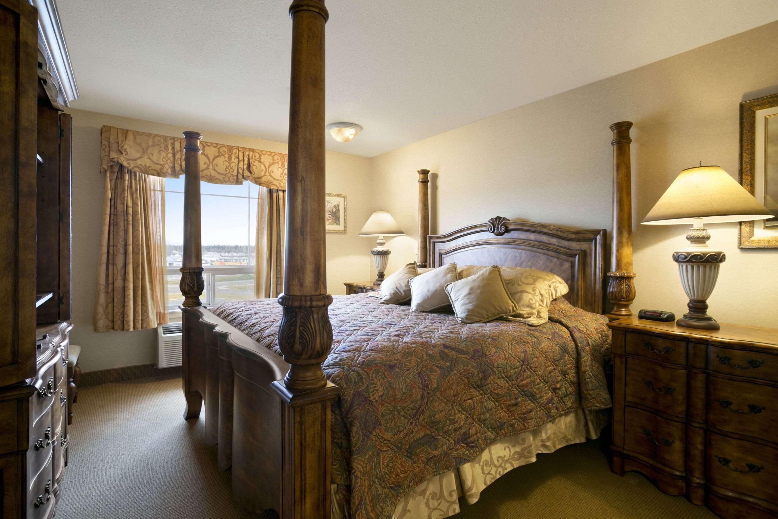 Suite Queen Size Bed