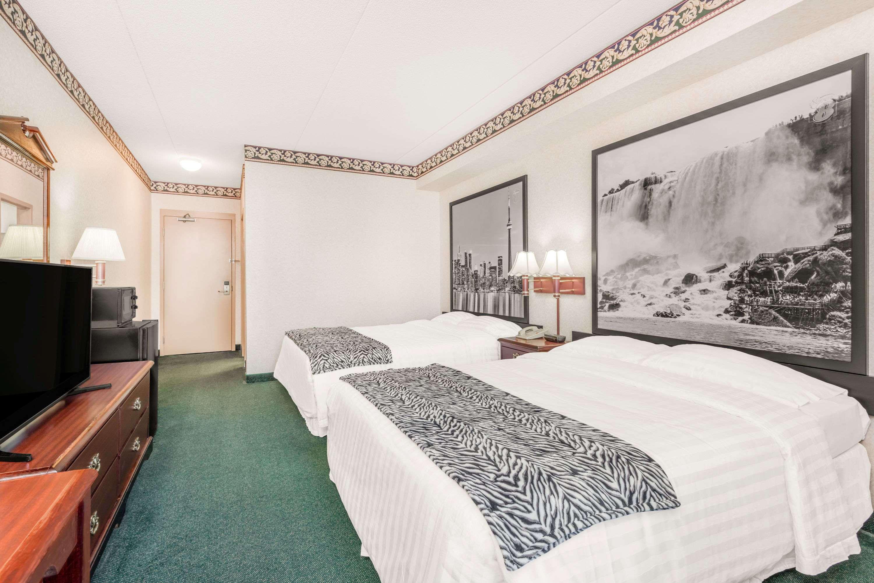 Quadruple Two Queen Beds