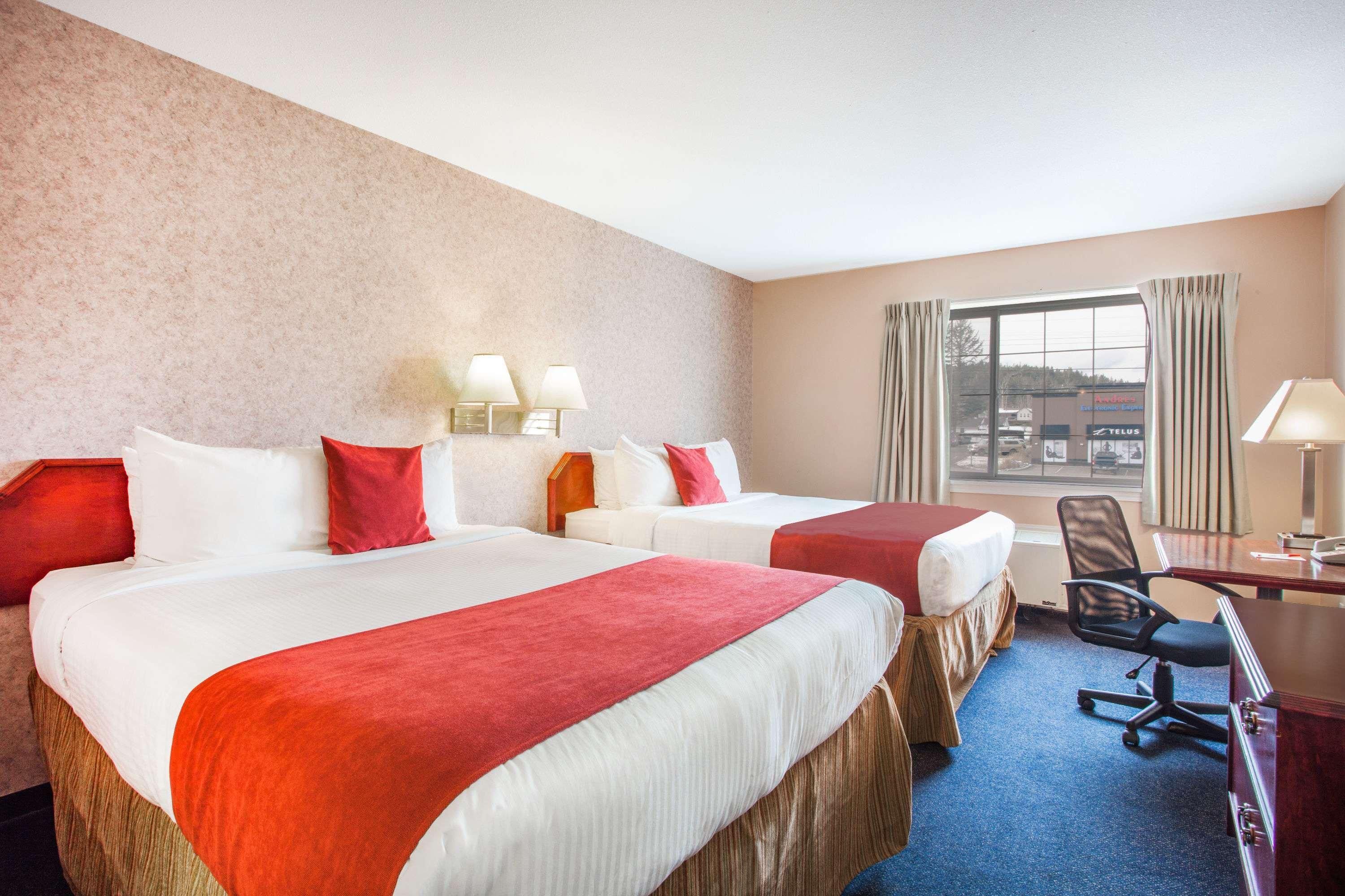 Quadruple Two Queen Beds