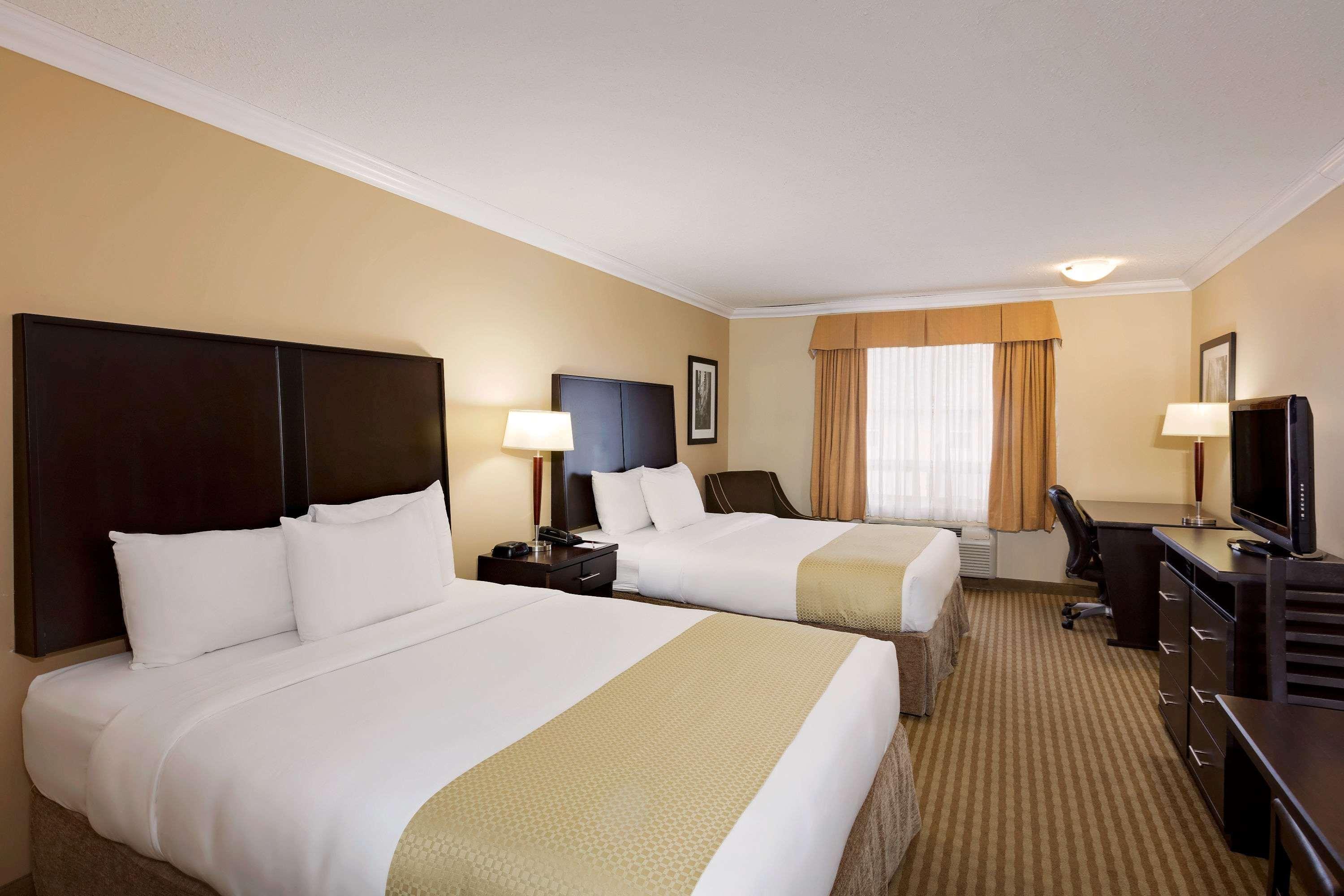 Double Two Queen Beds Non Smoking