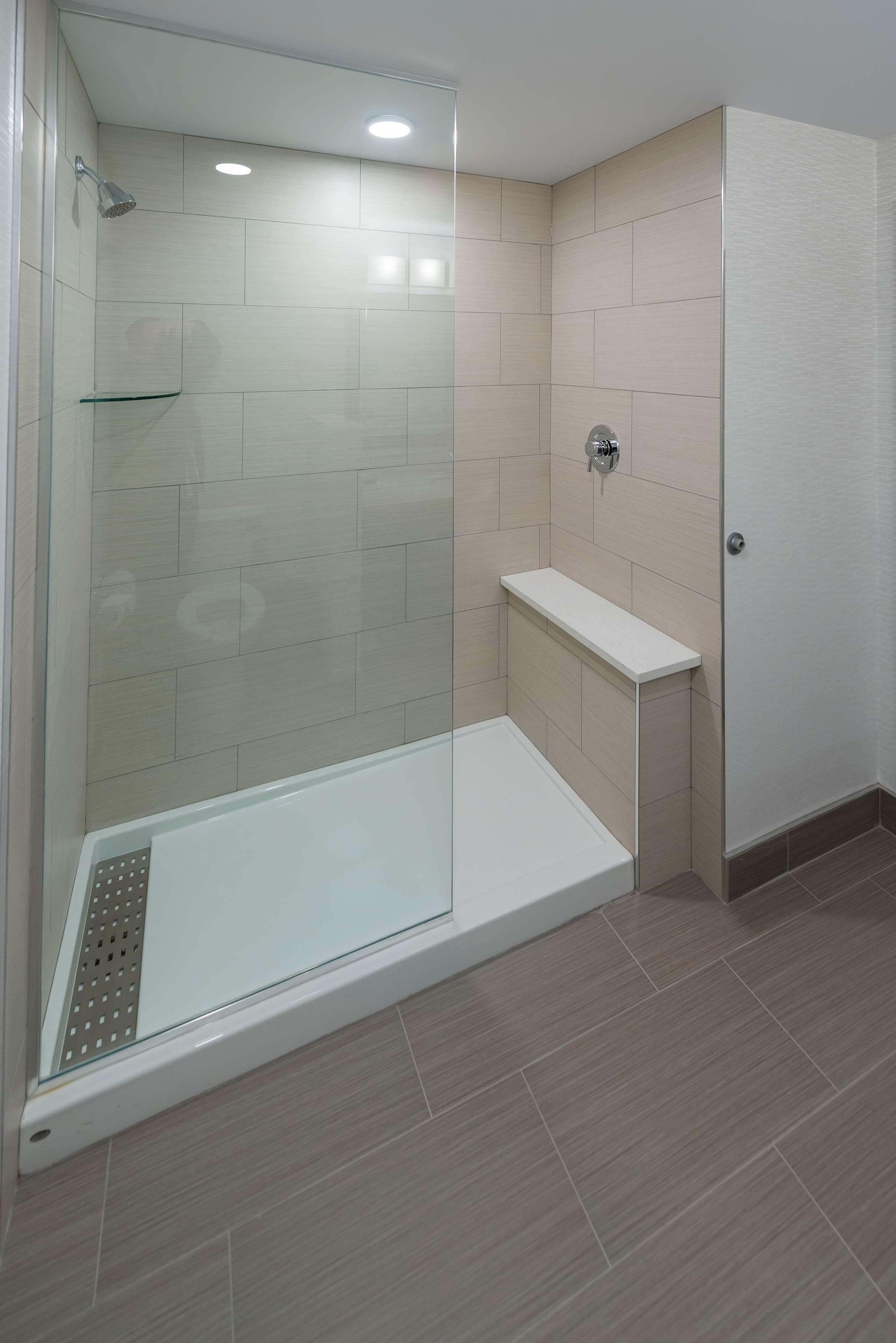 Family Room Capacity 5