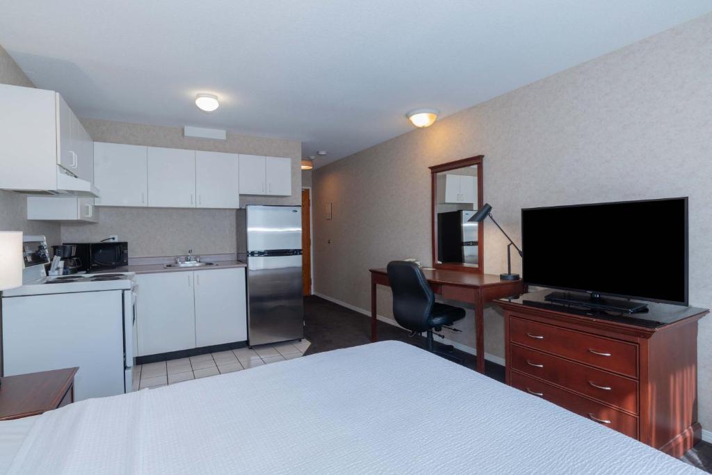 Suite King Size Bed
