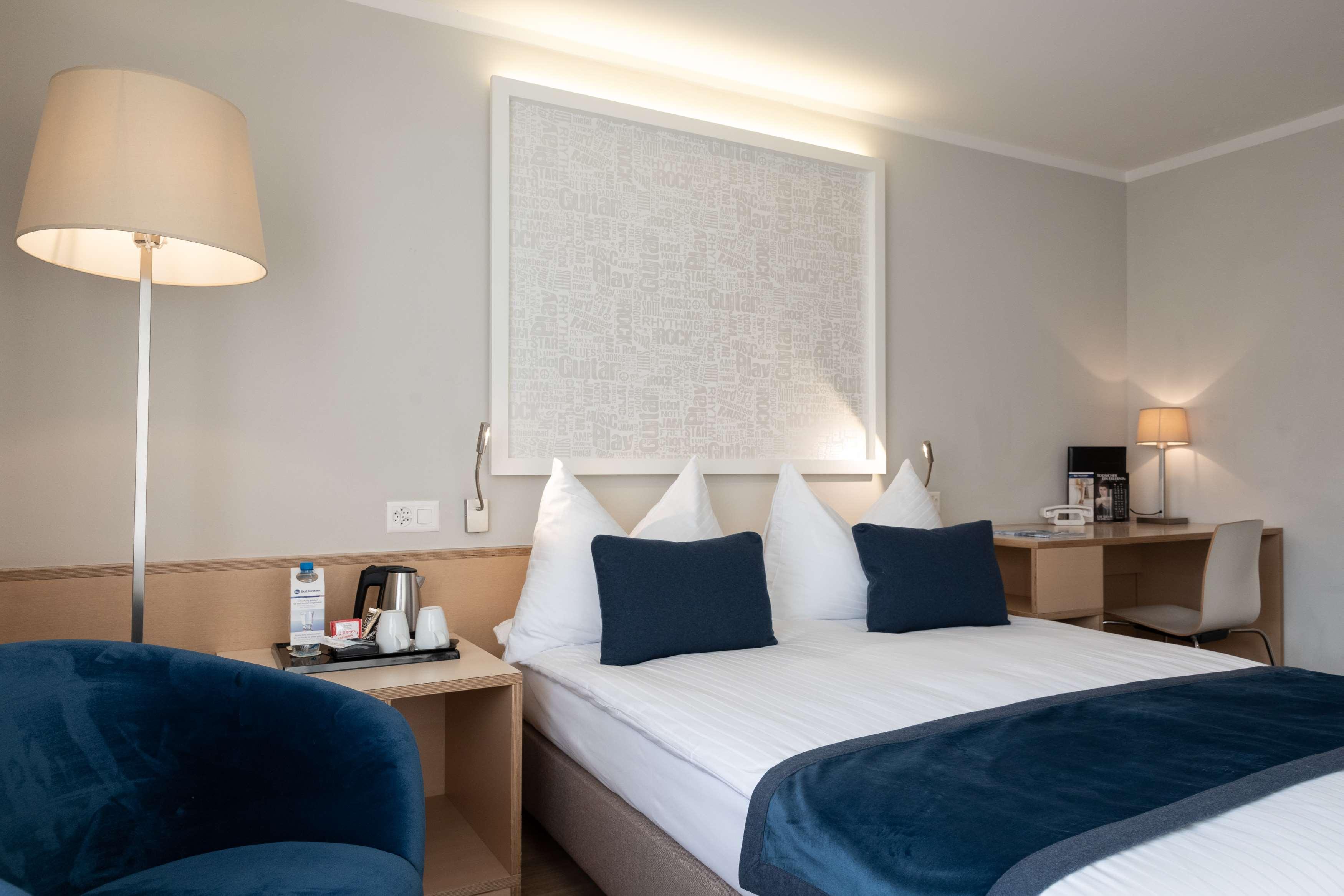 Double Queen Size Bed