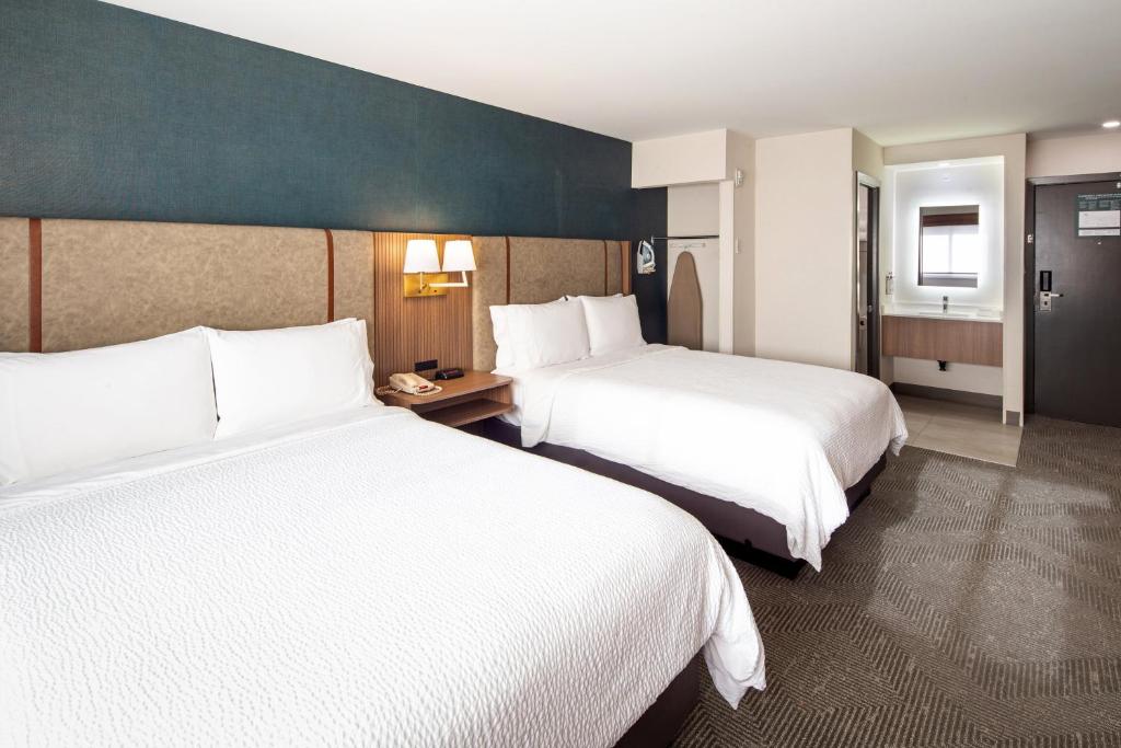 Room Two Double Beds