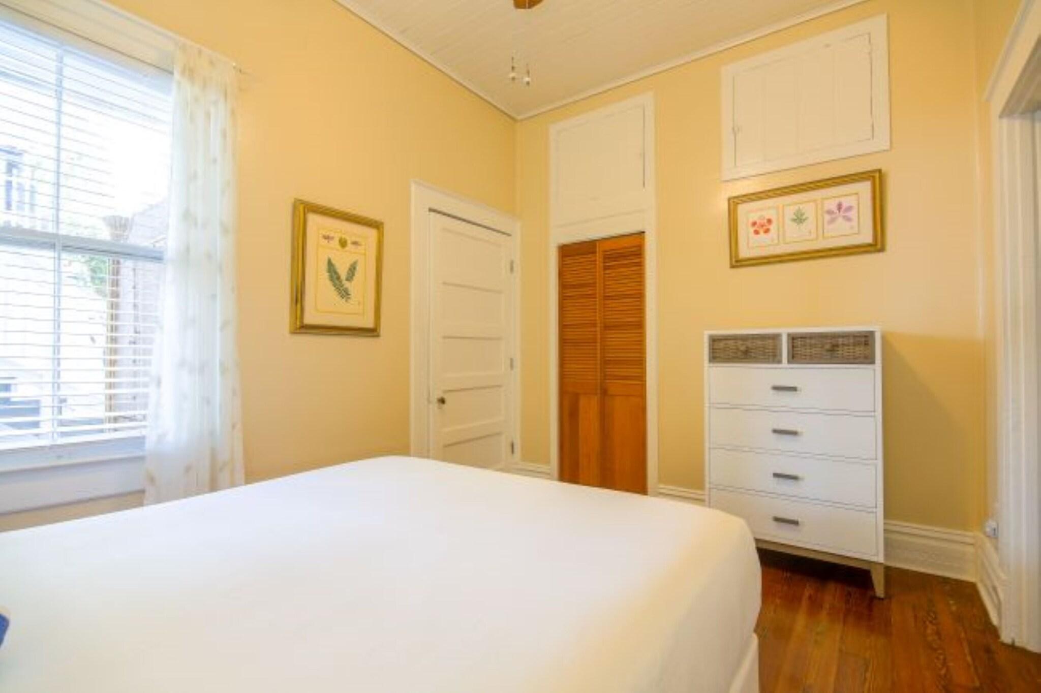 Suite Queen Size Bed