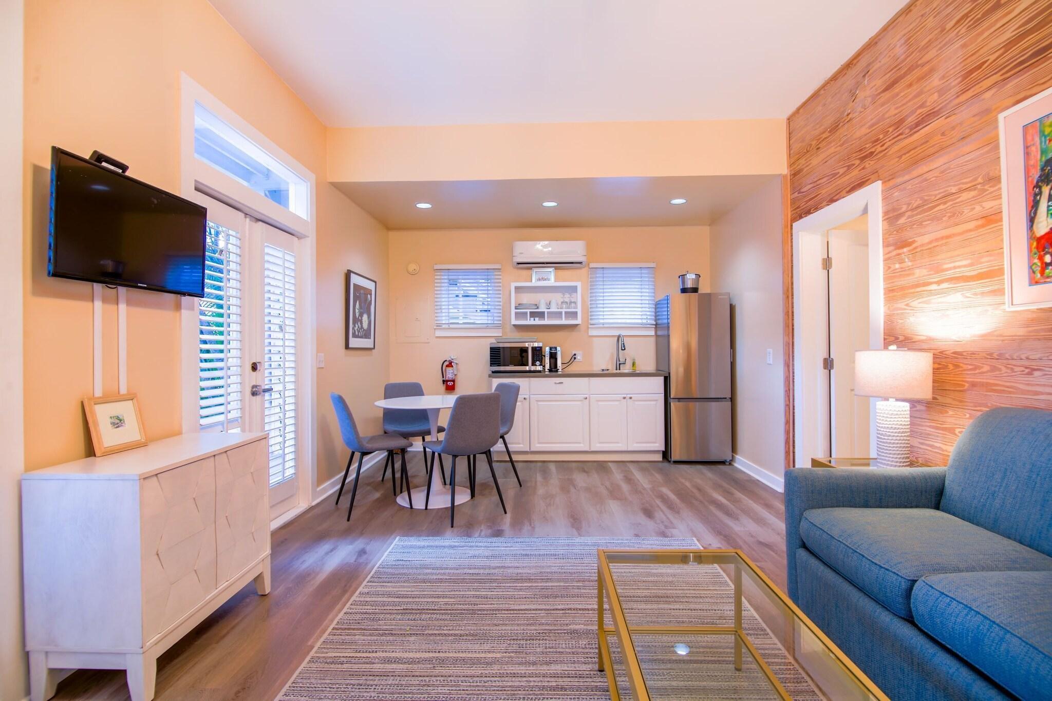 Townhome Deluxe King Bed