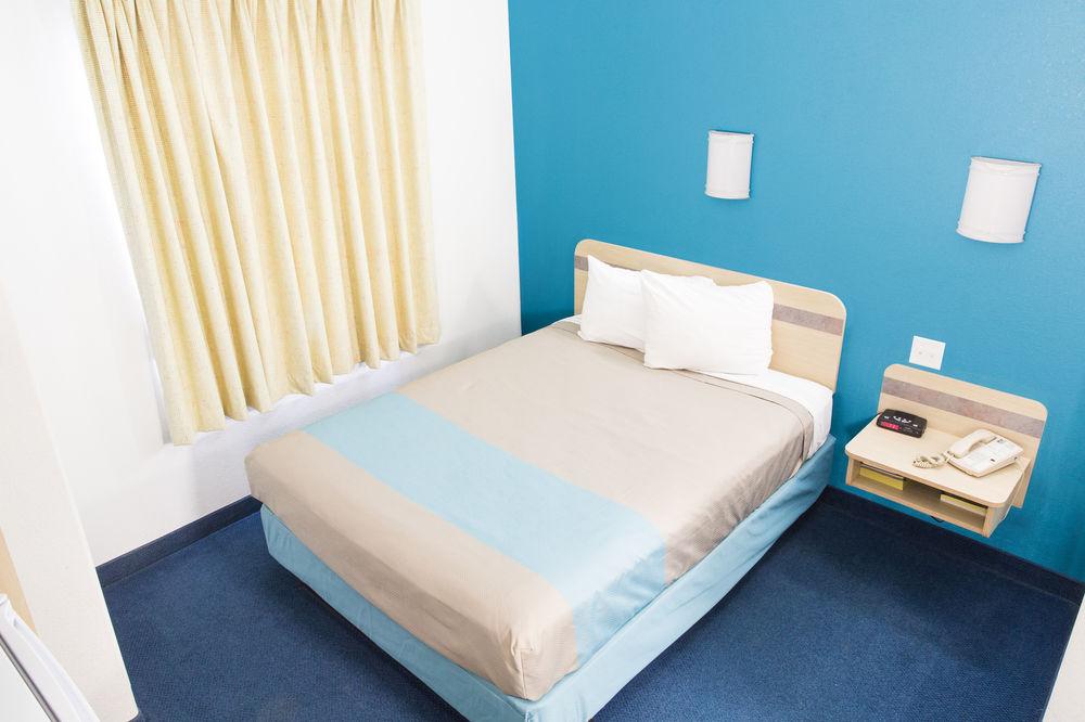 Double Queen Size Bed