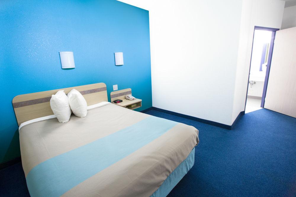 Double Queen Size Bed