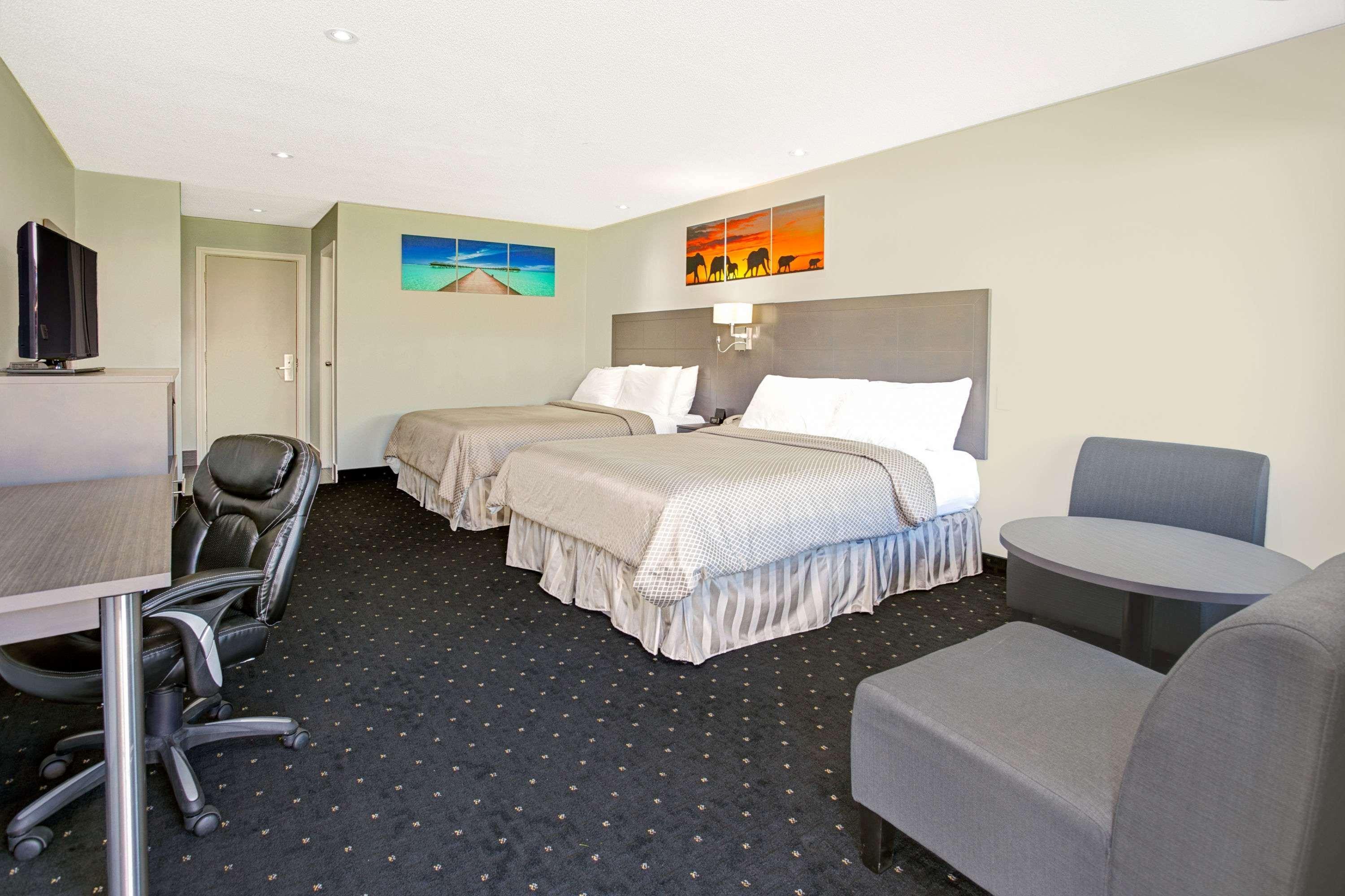 Quadruple Two Queen Beds Non Smoking