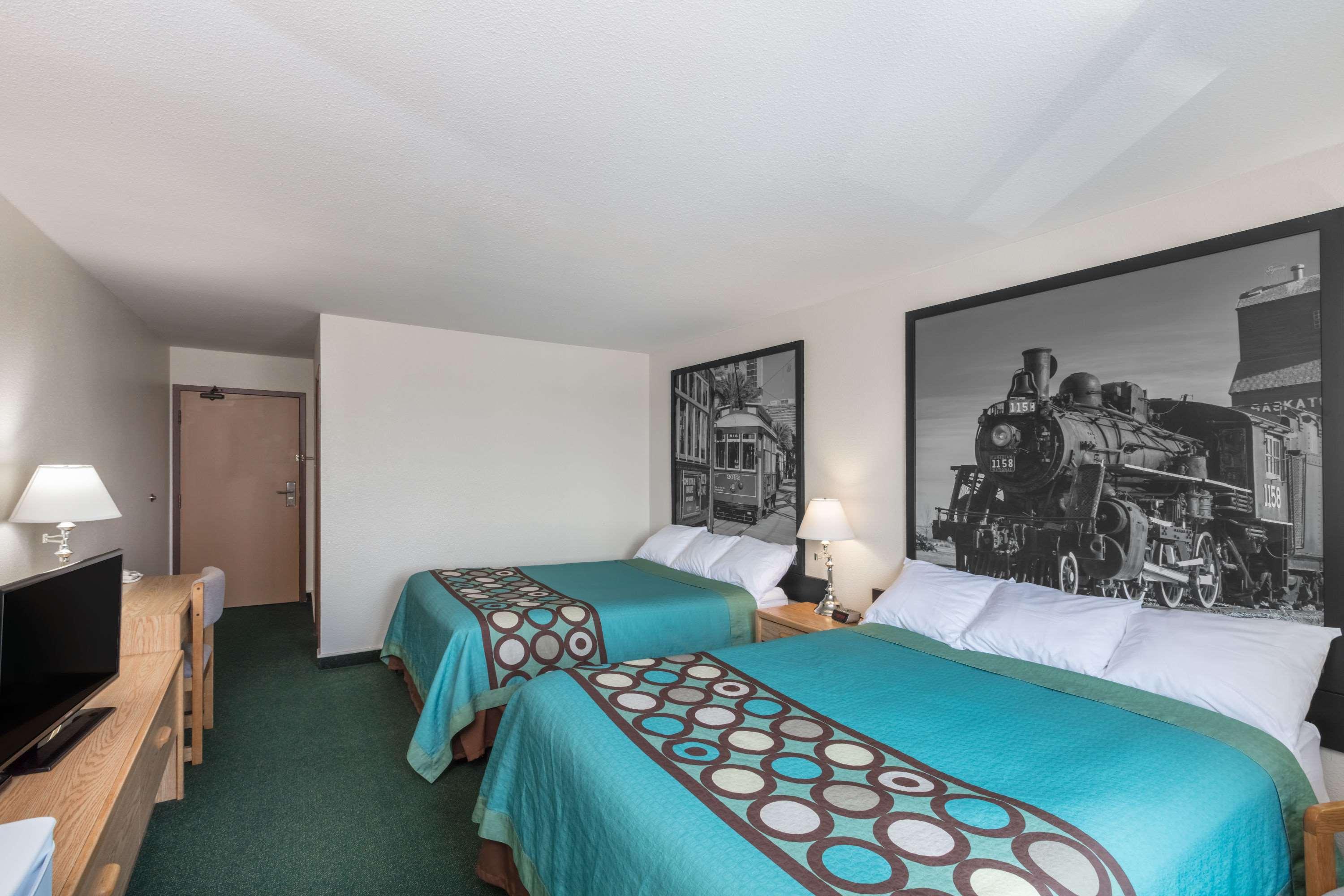 Quadruple Two Queen Beds