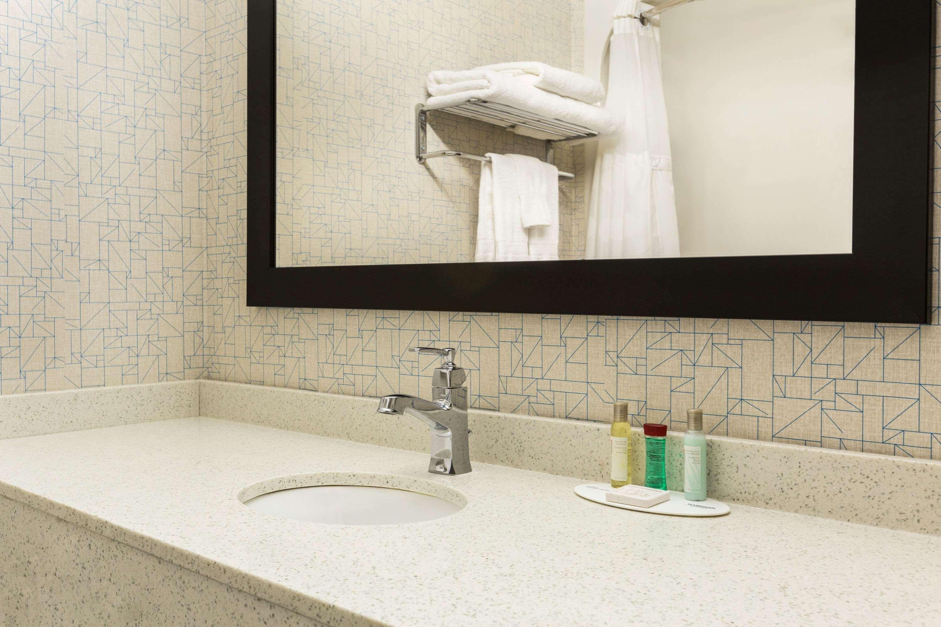 Double Queen Bed Non Smoking