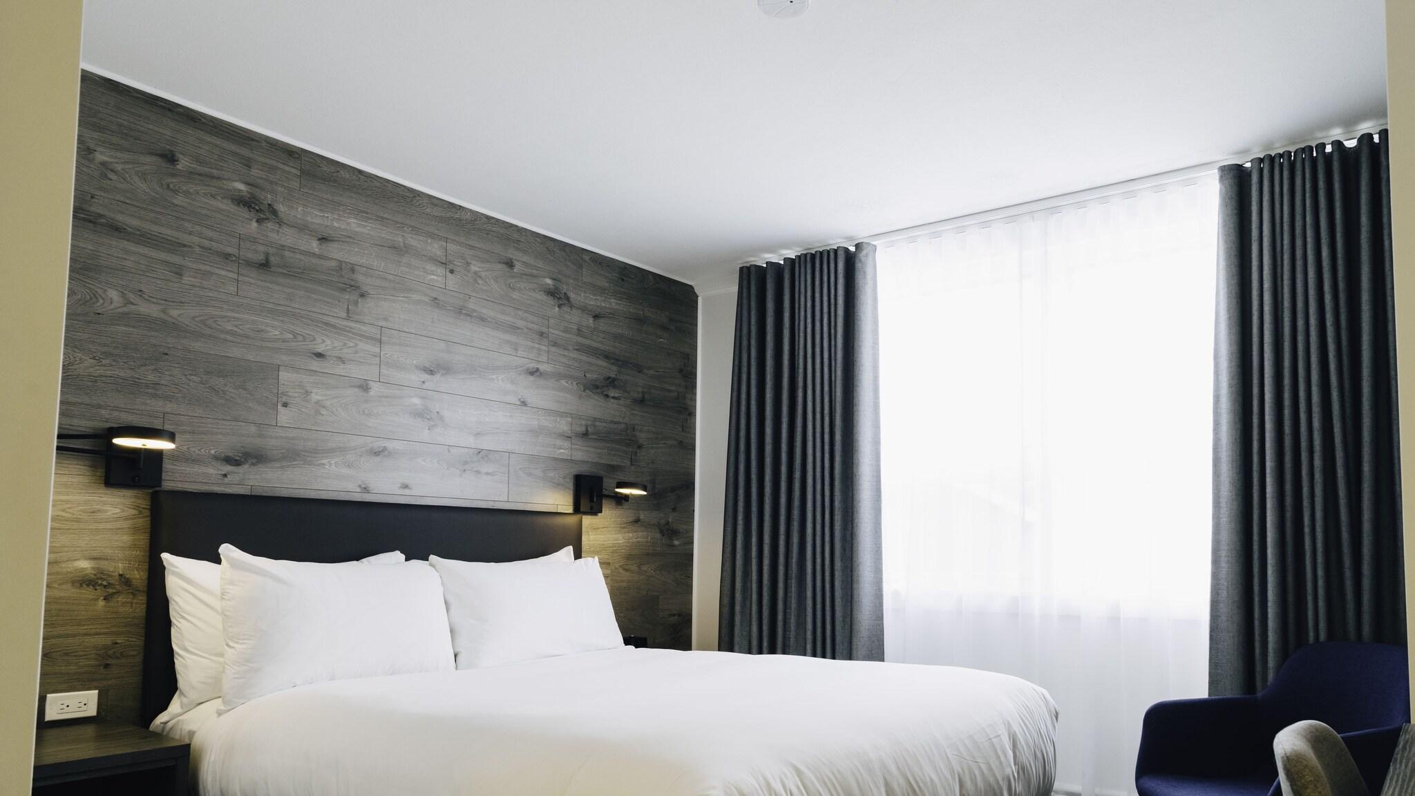 Double Superior Queen Bed