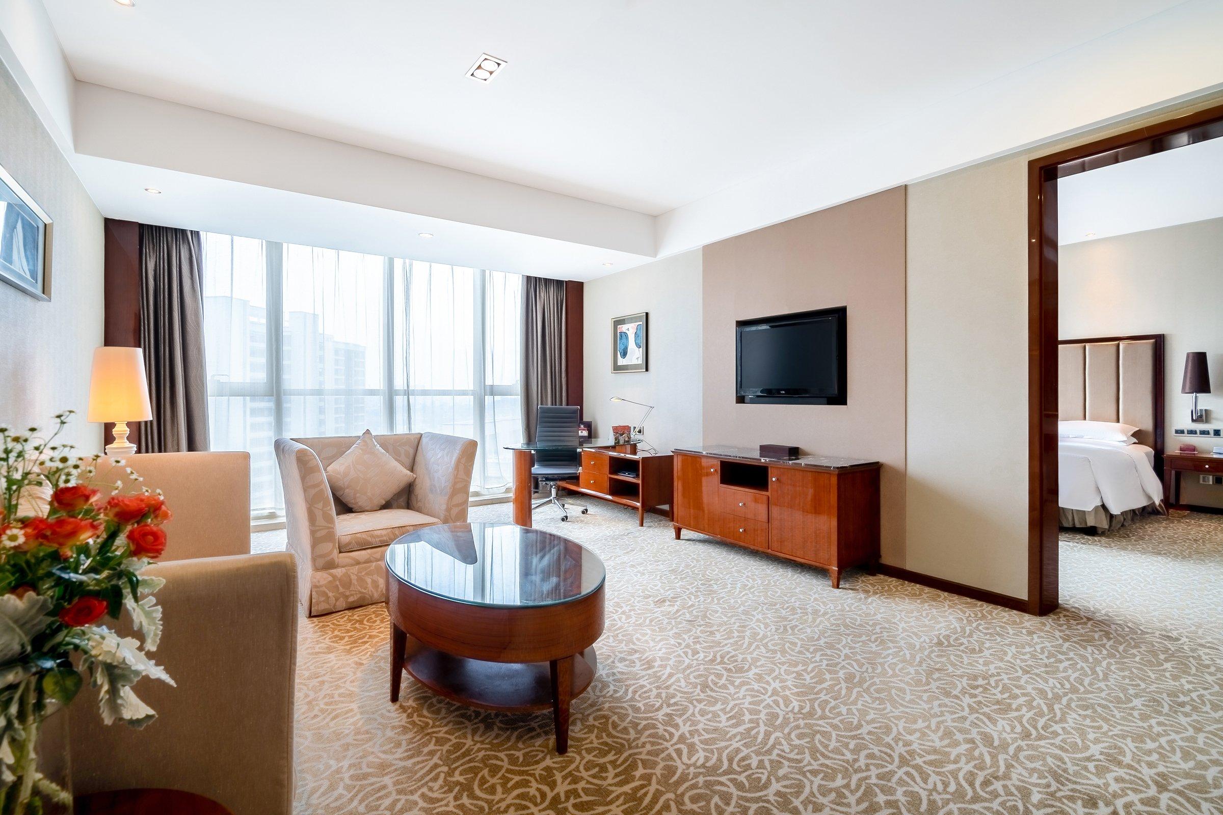 Suite Deluxe King Bed