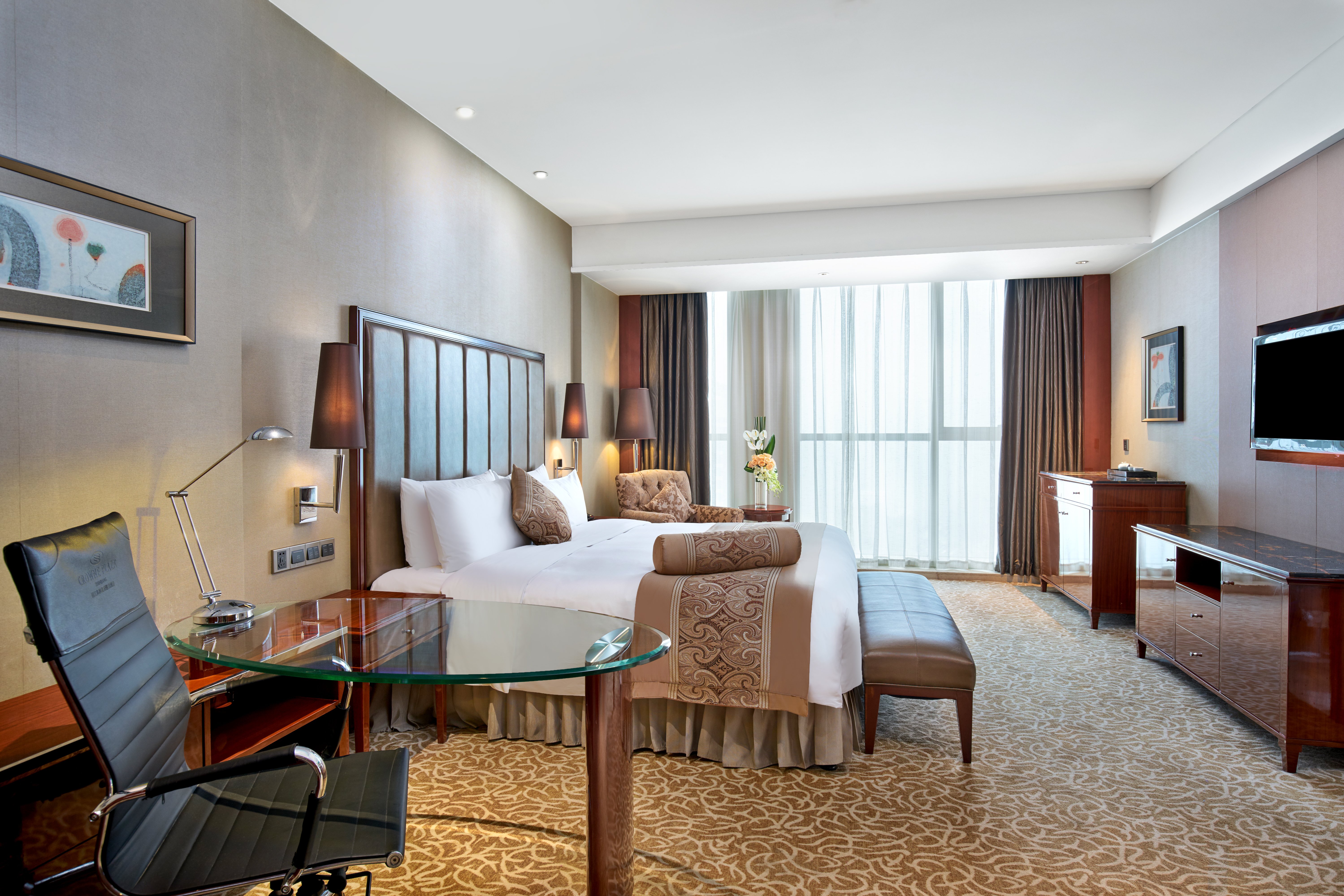 Suite Deluxe King Bed