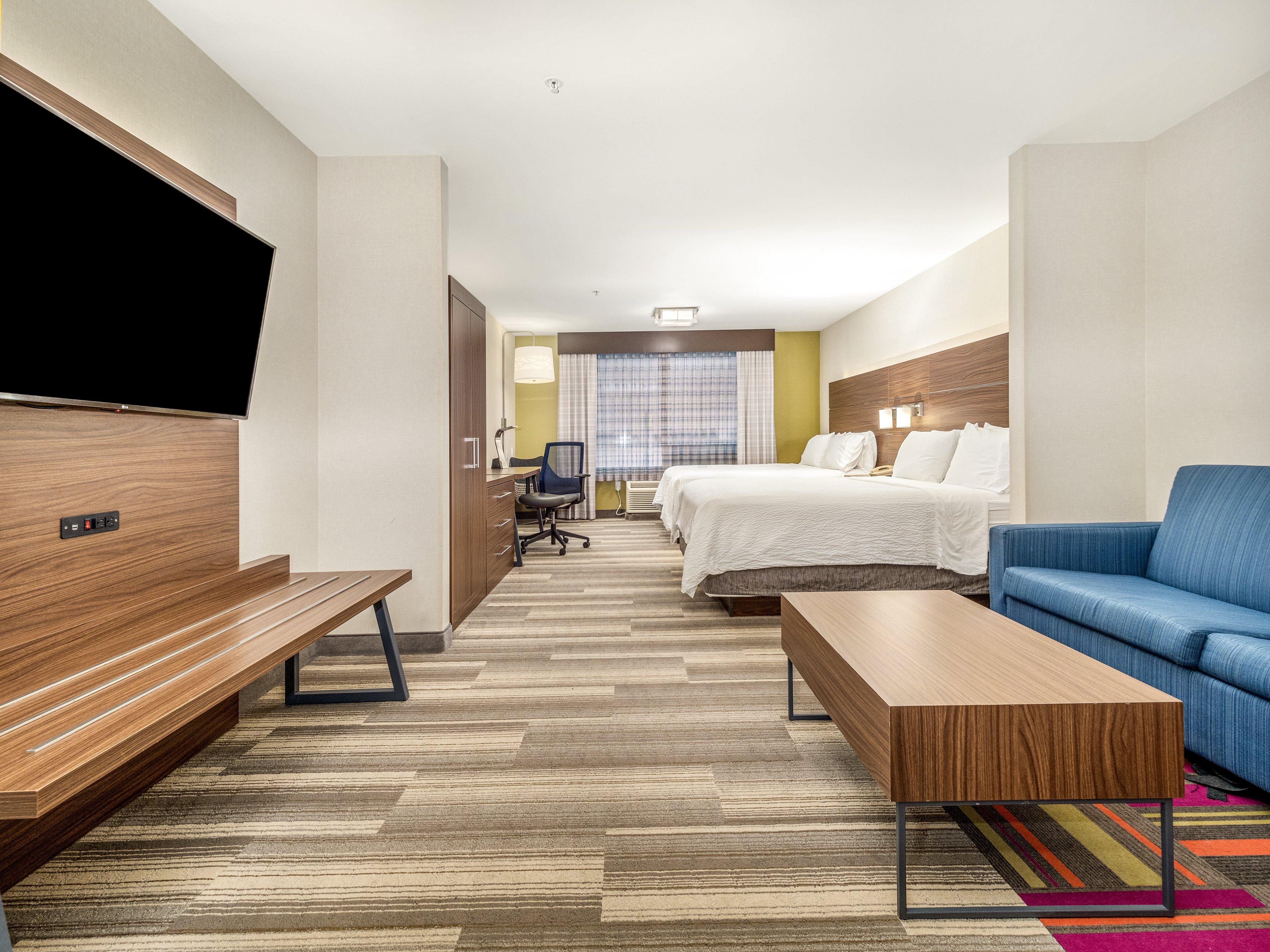 Quadruple Two Queen Beds