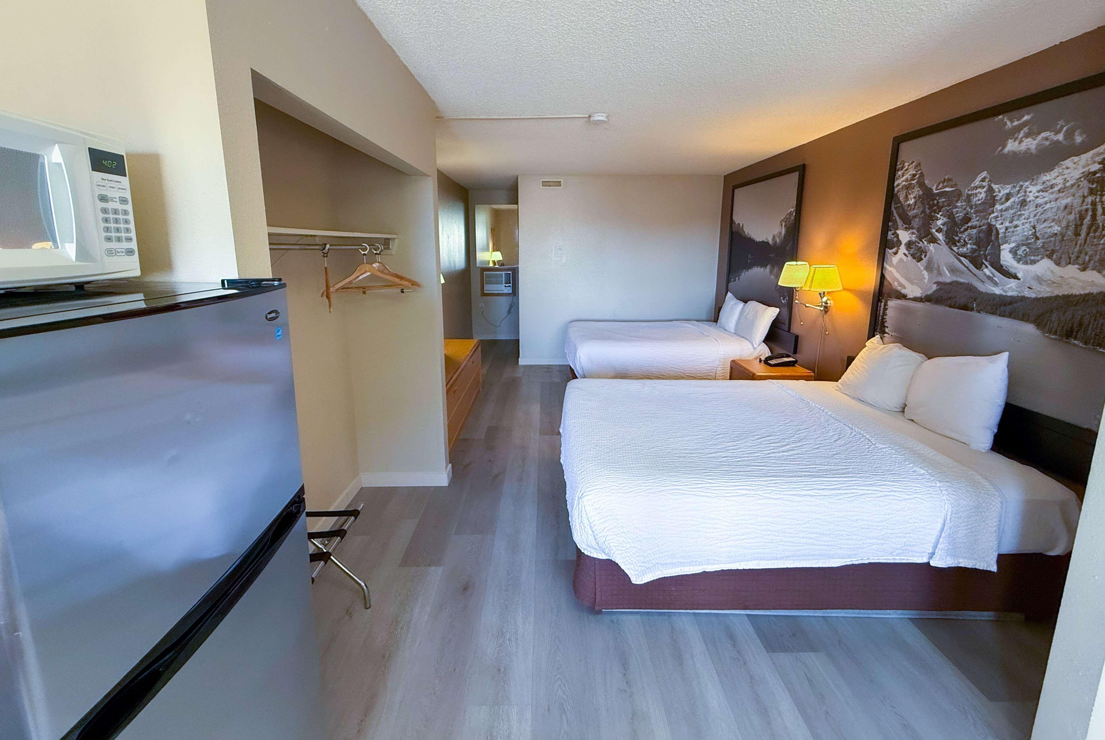 Quadruple Two Queen Beds Non Smoking