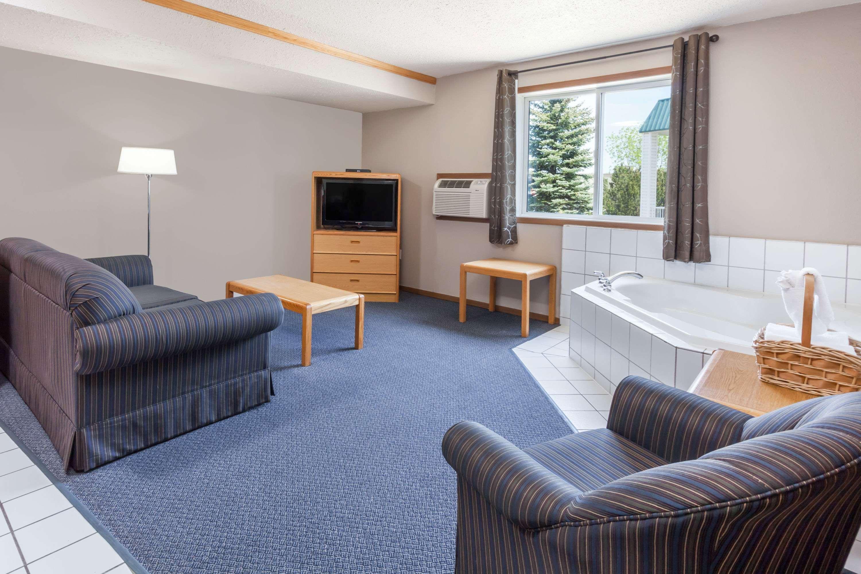 Suite Queen Size Bed