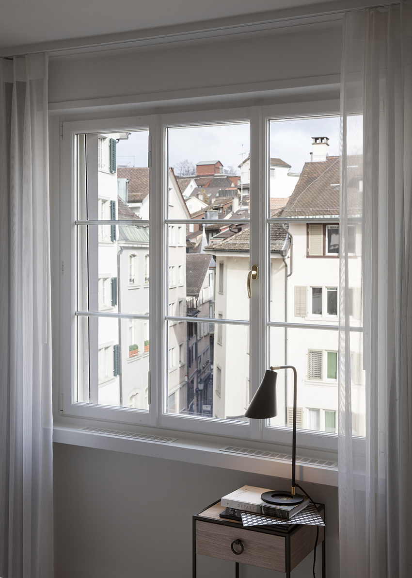 Single Classic Queen Bed