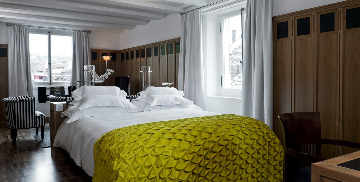 Double Queen Size Bed