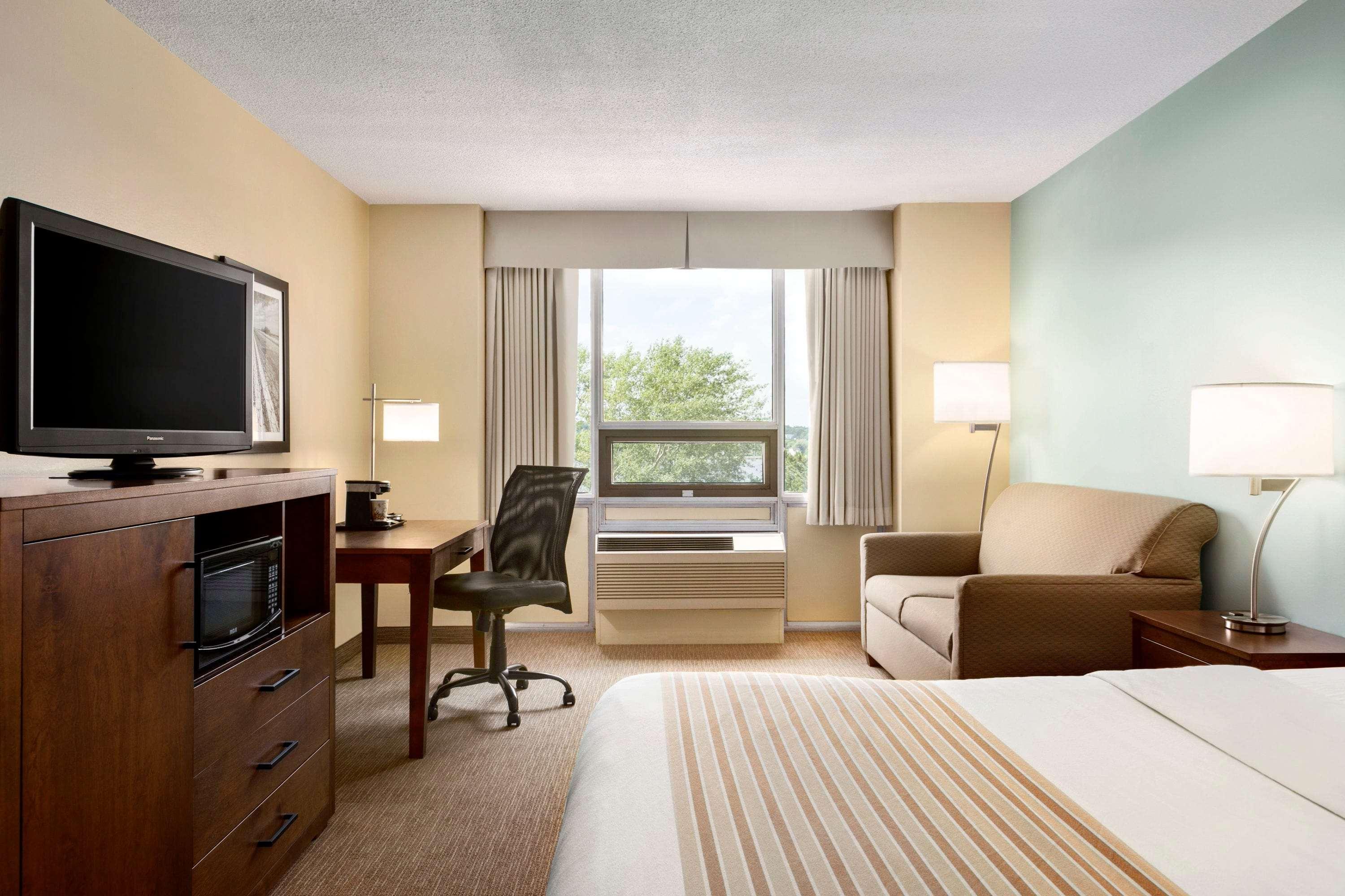 Room King Bed Non Smoking