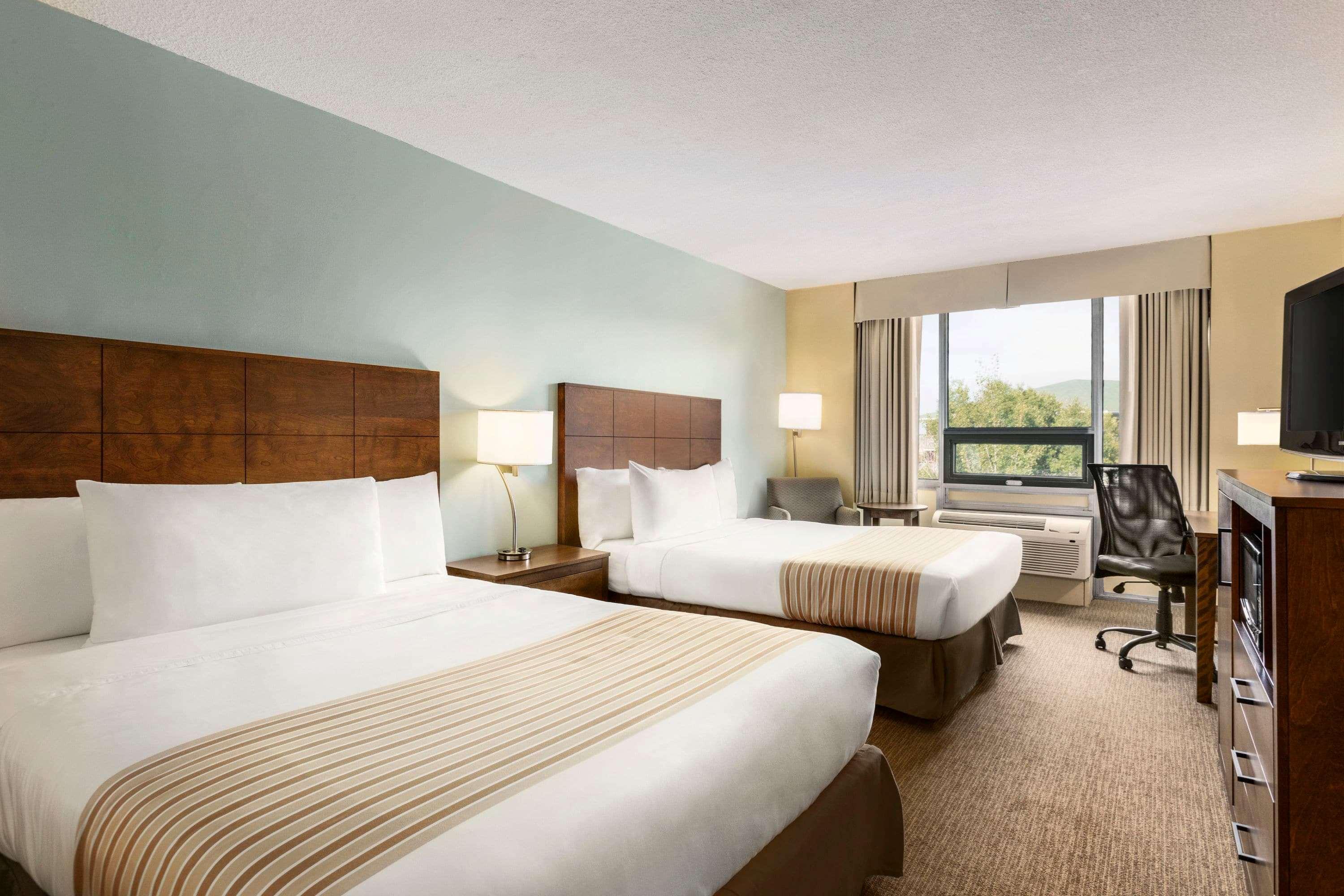 Suite Two Queen Beds Non Smoking