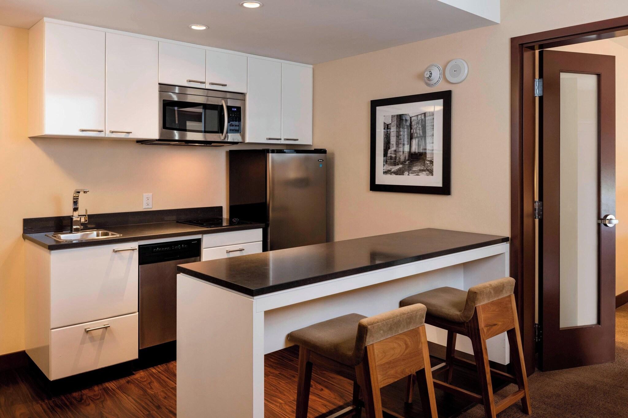 Suite Deluxe King Bed