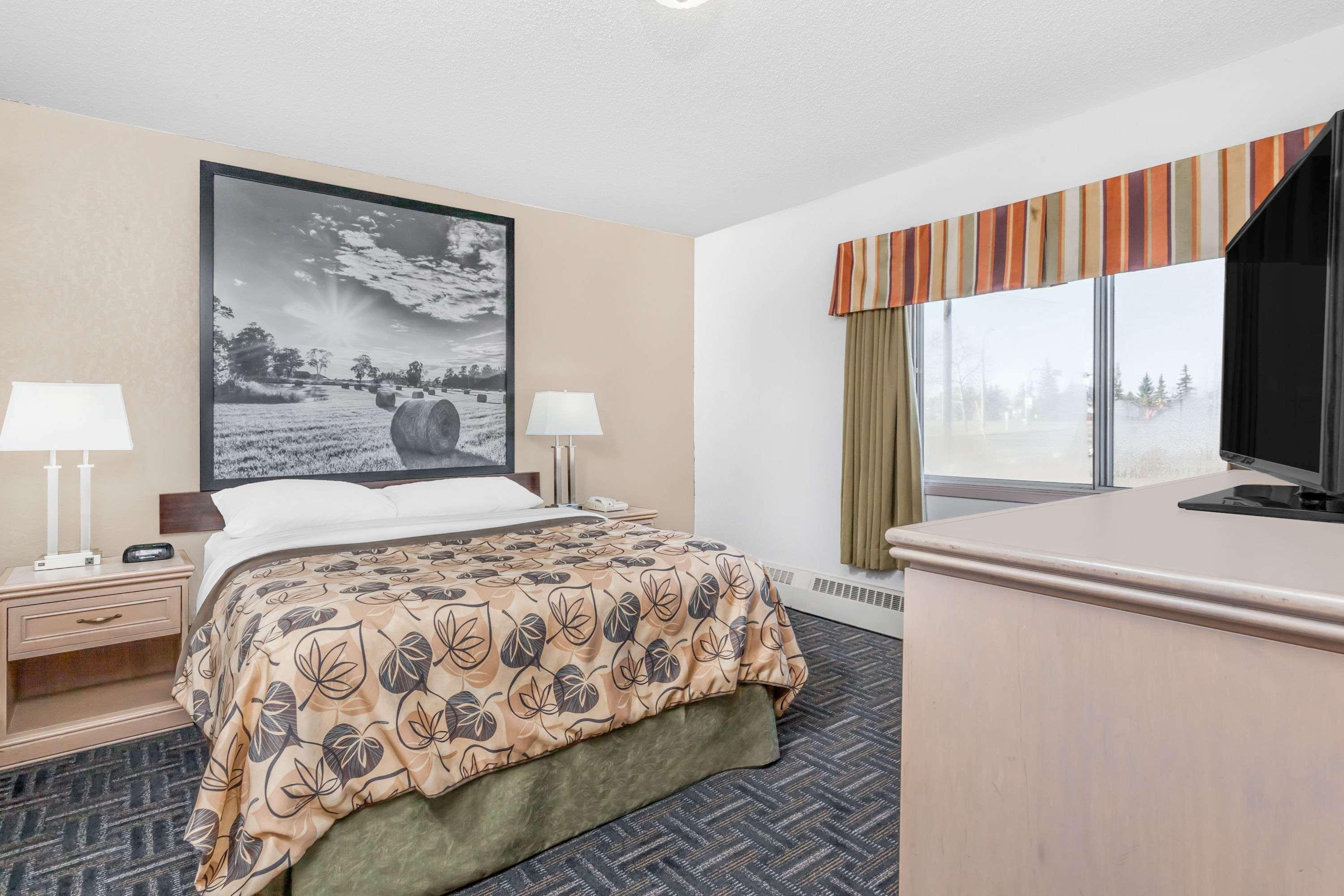 Room Queen Bed Non Smoking