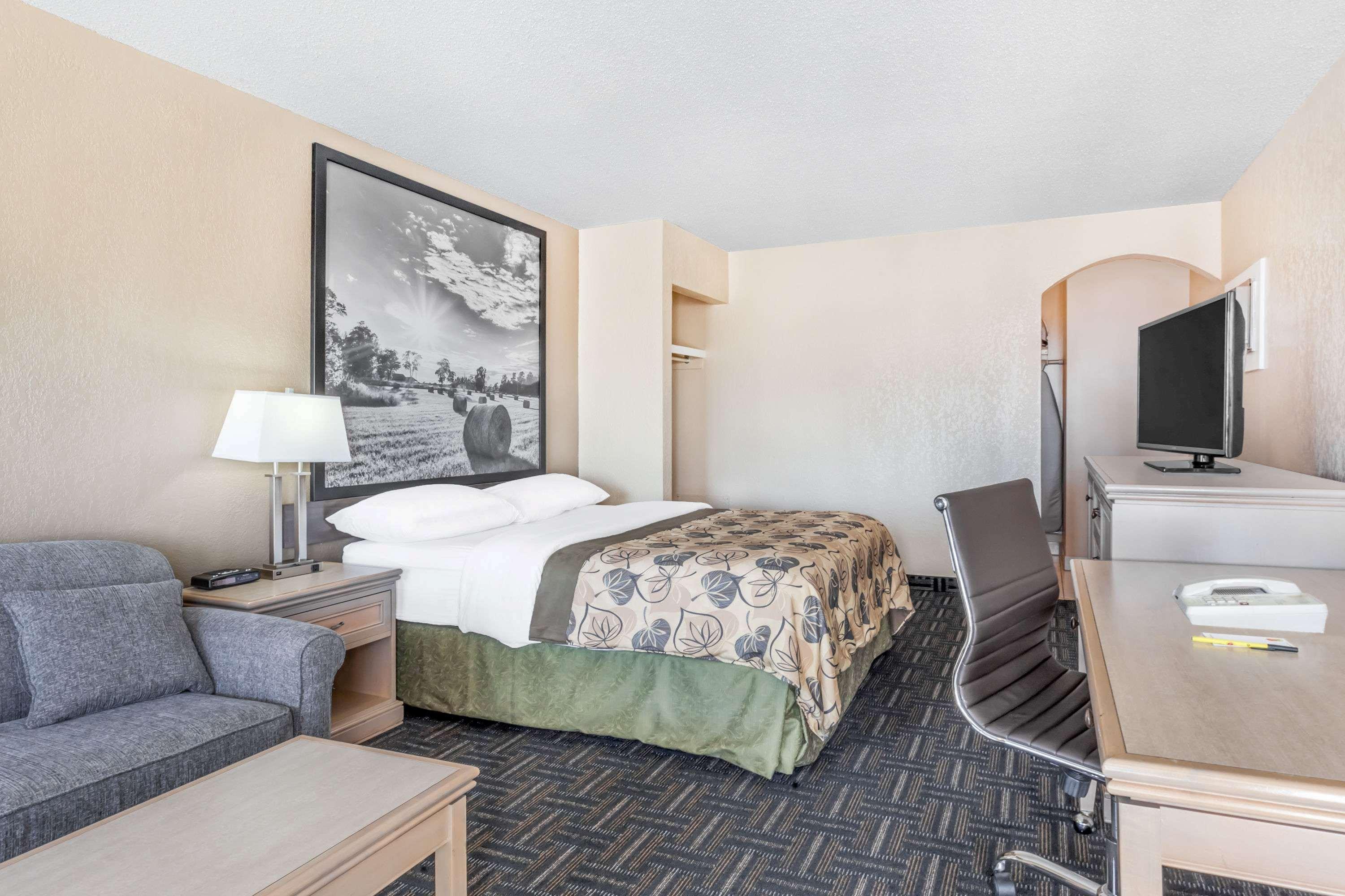 Double King Bed Non Smoking