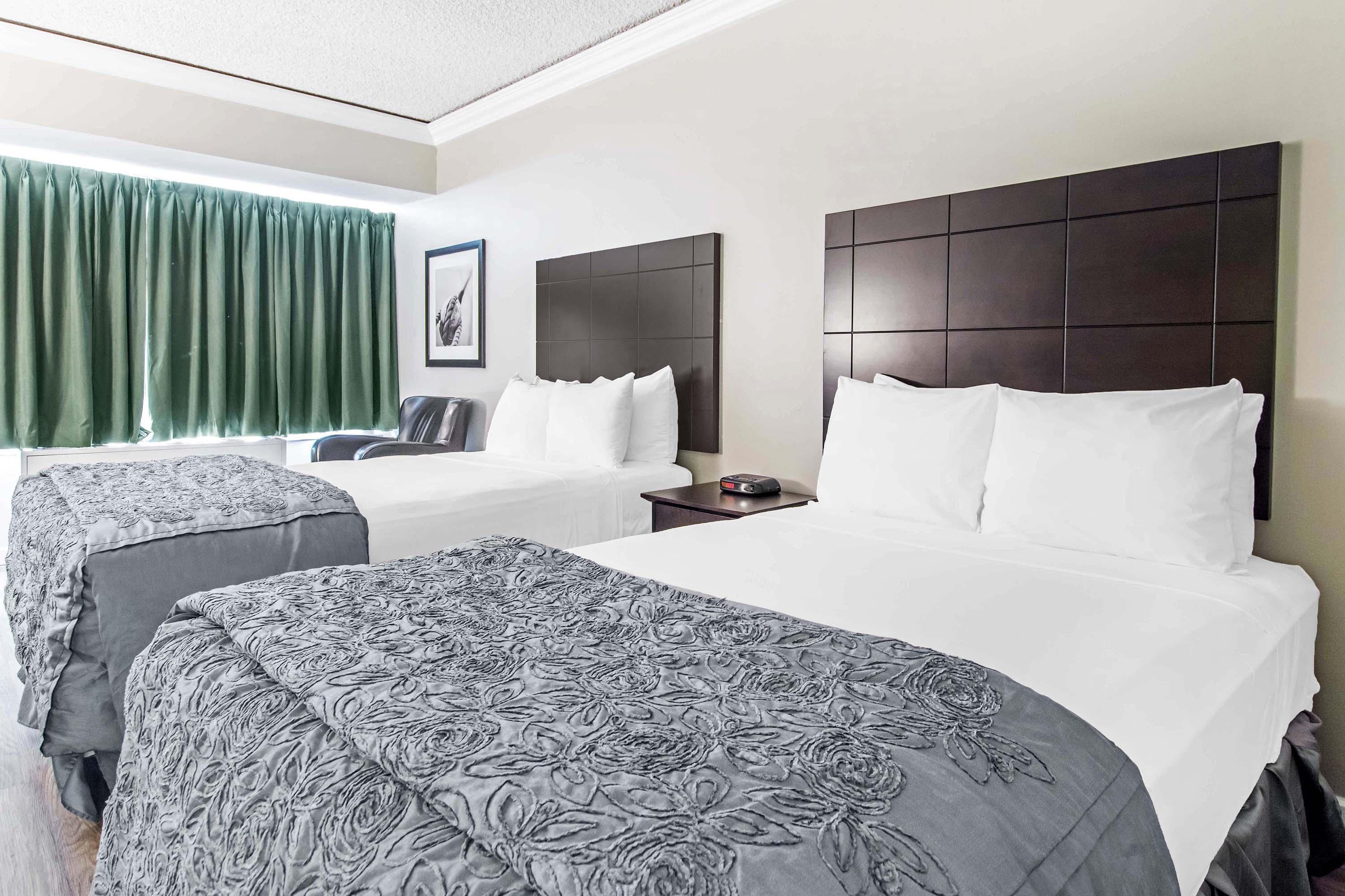 Double Two Queen Beds Non Smoking