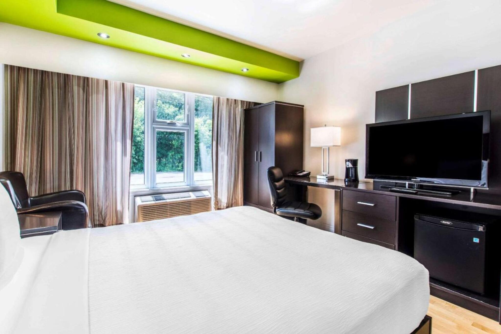 Room Deluxe Queen Bed