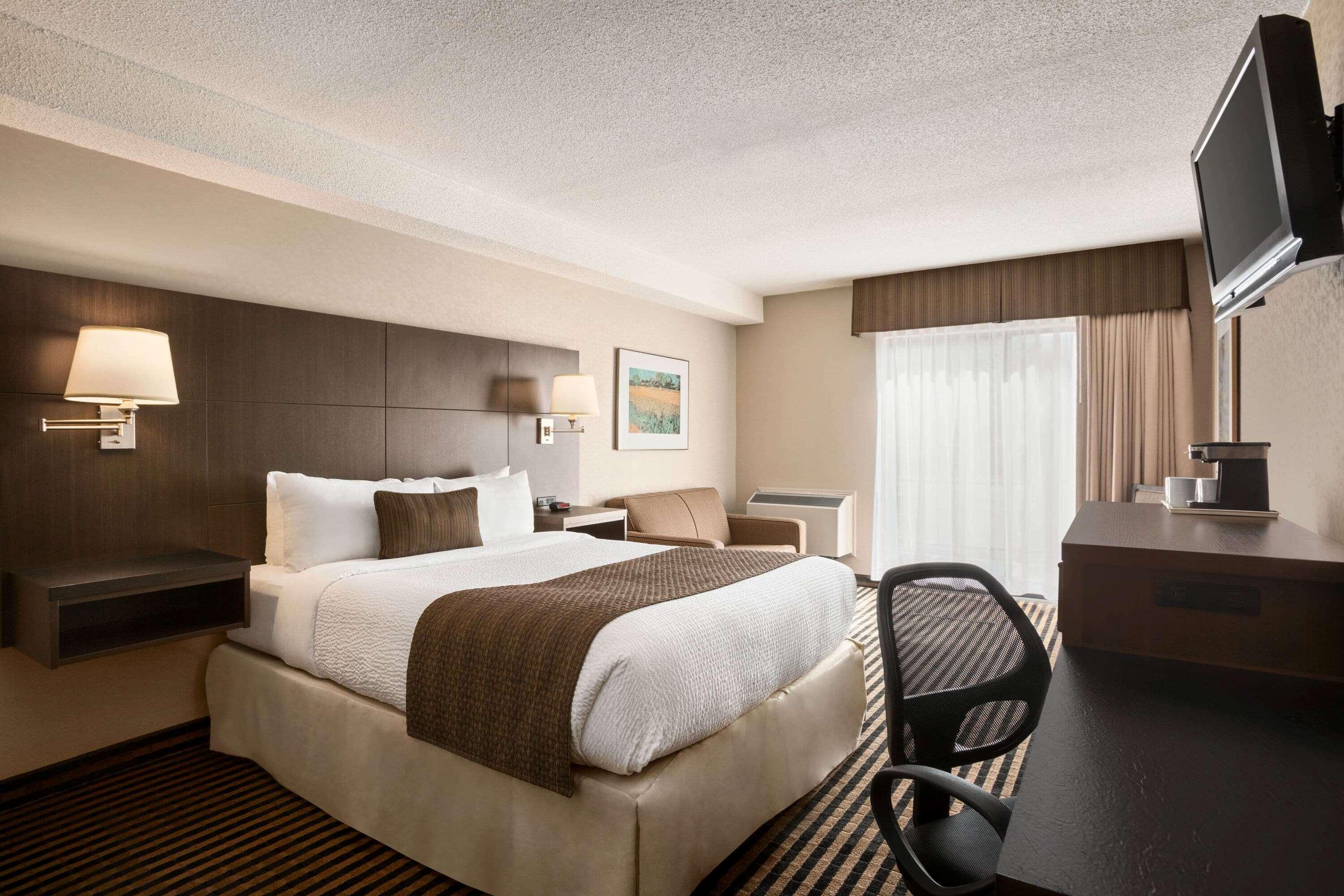 Triple Queen Bed Non Smoking