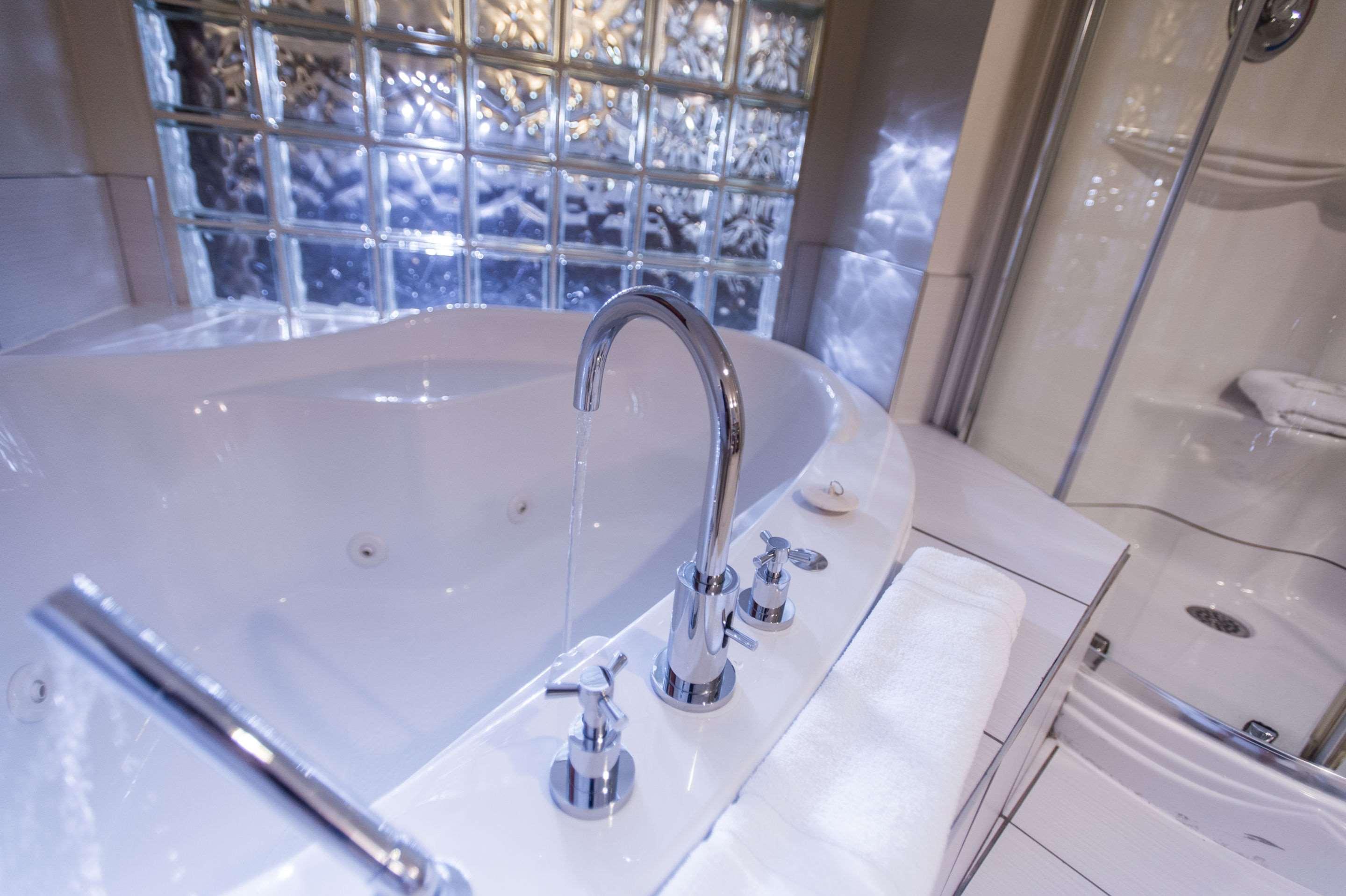 Double King Bed Non Smoking