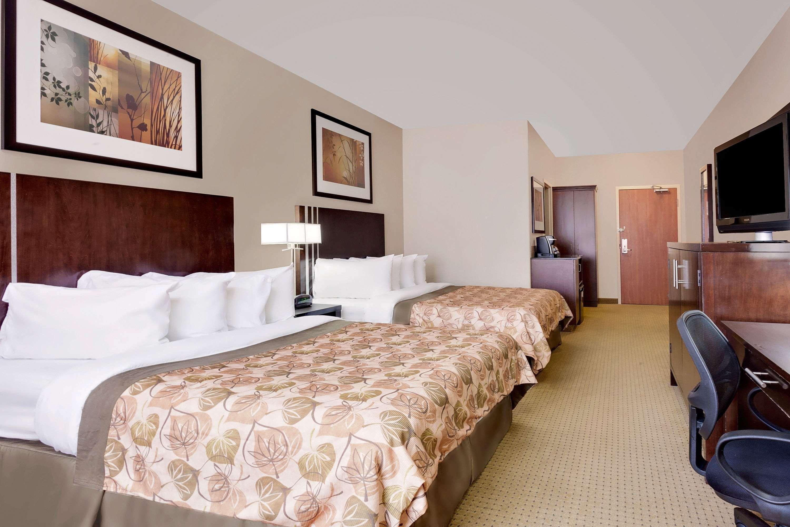 Double Two Queen Beds Non Smoking