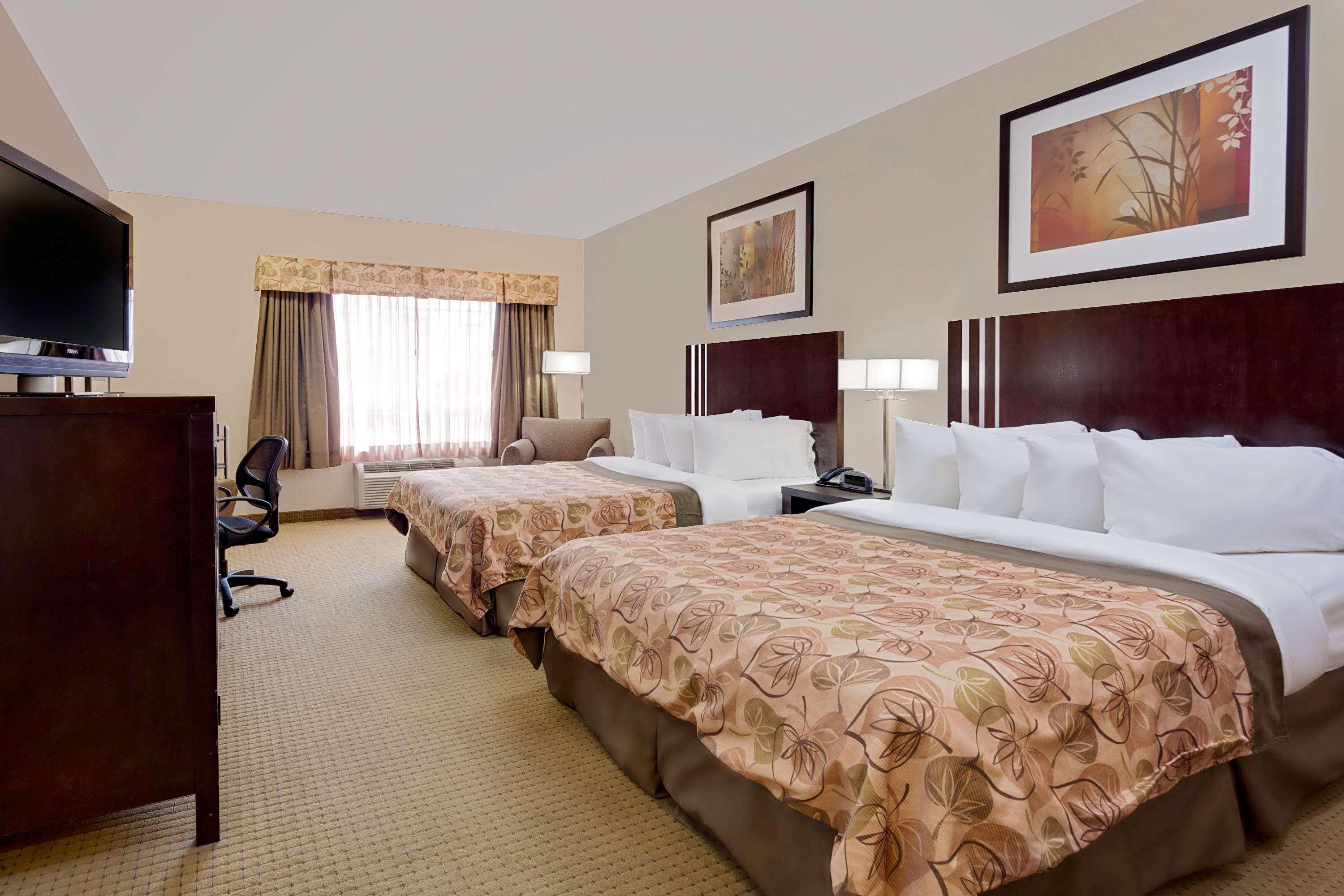 Double Two Queen Beds Non Smoking