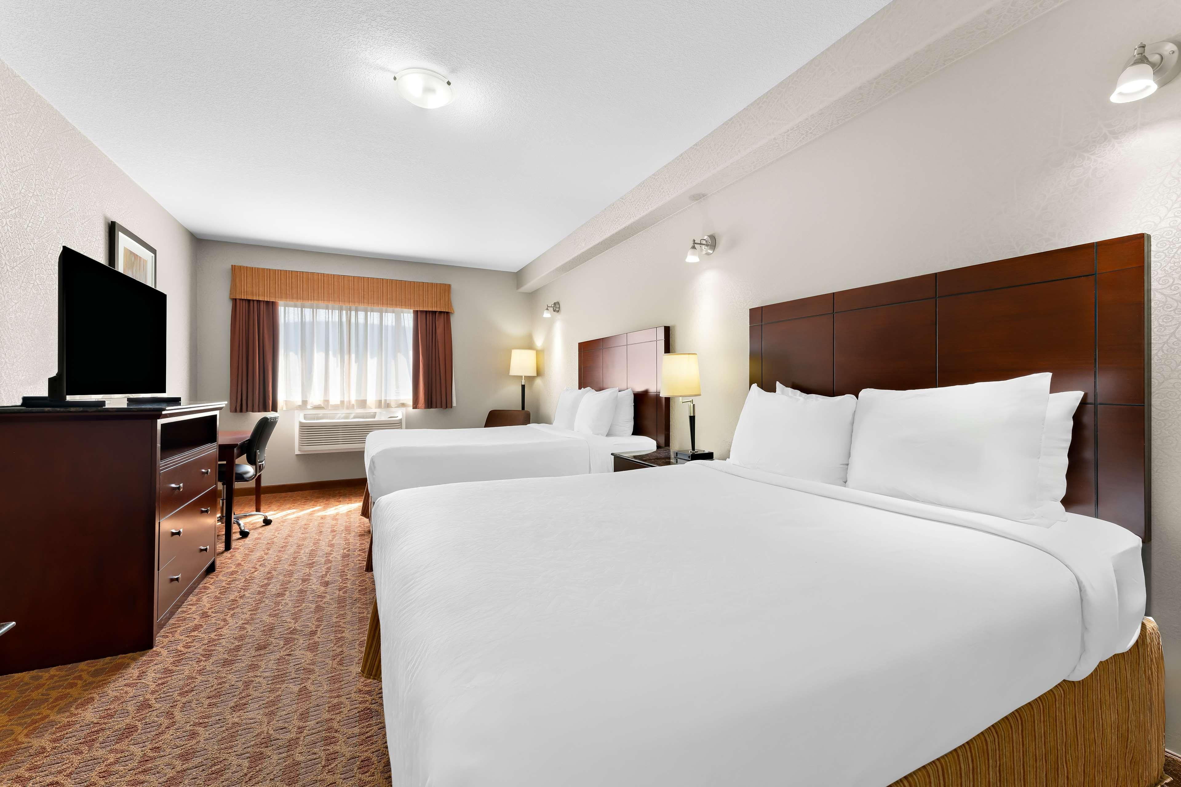 Quadruple Two Queen Beds