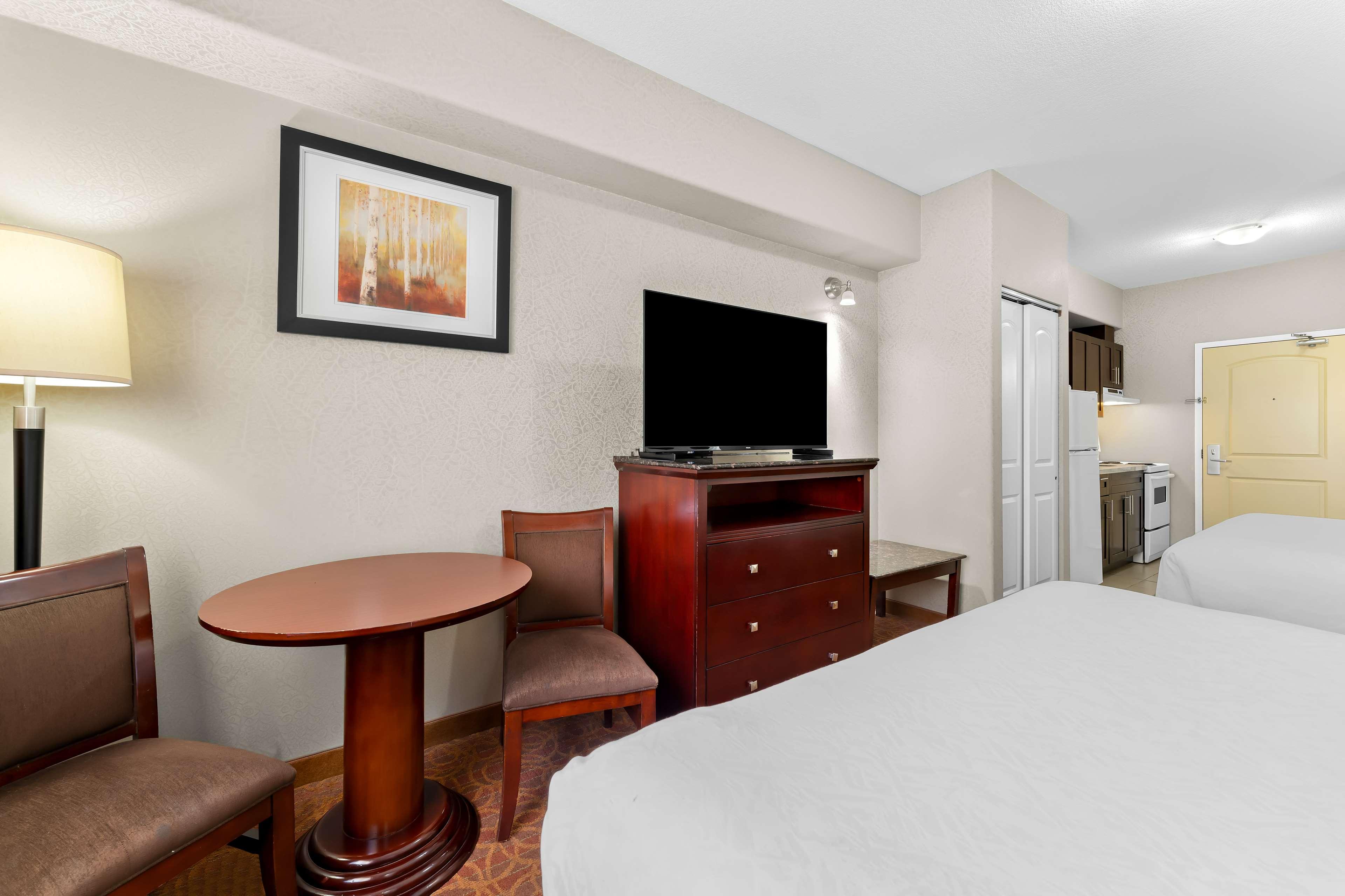 Quadruple Two Queen Beds