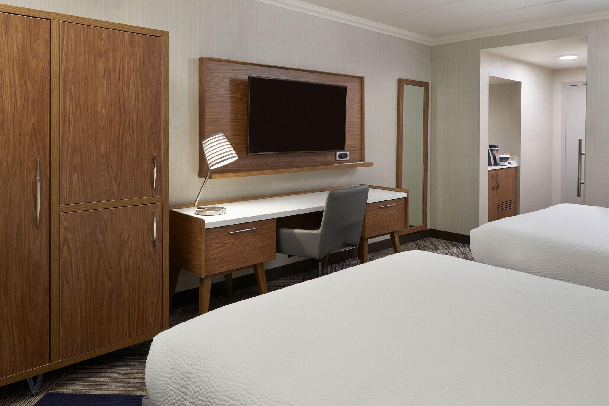 Quadruple City View Two Queen Beds