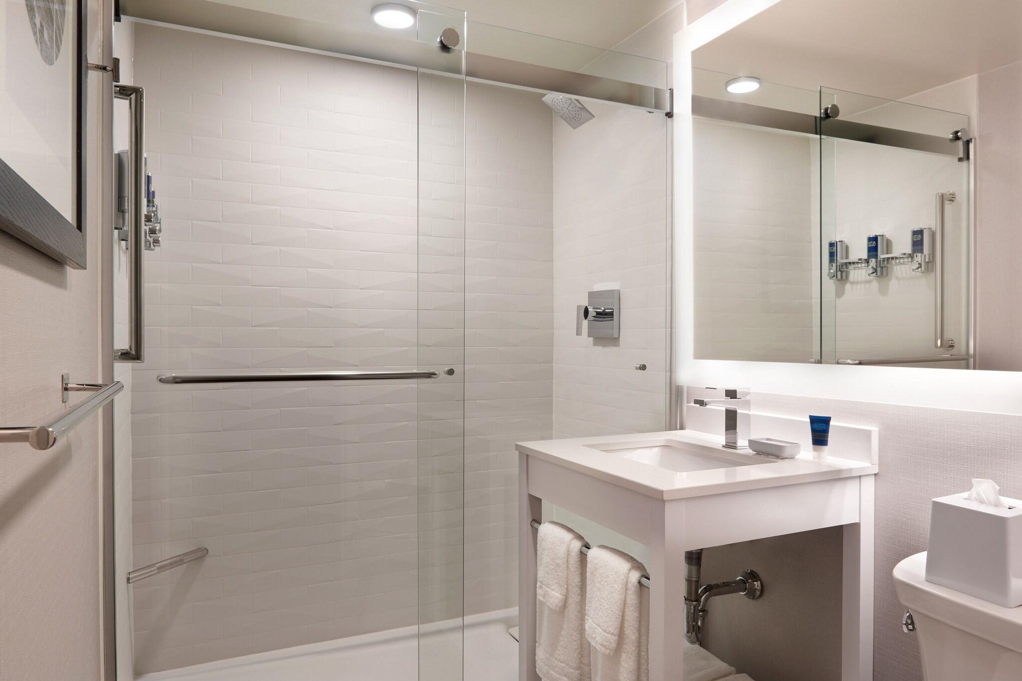 Double City View Queen Bed