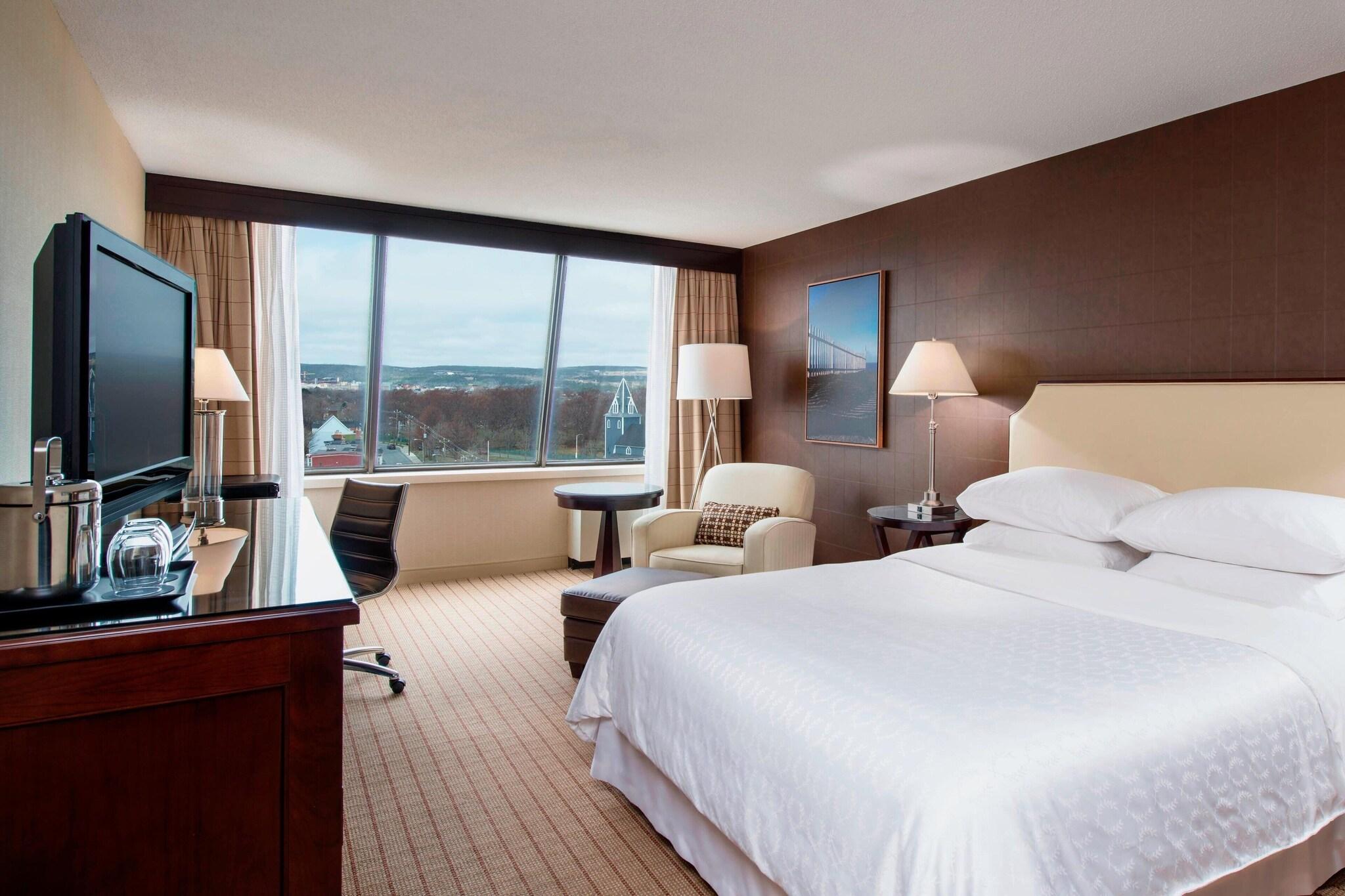 Double Club Queen Bed